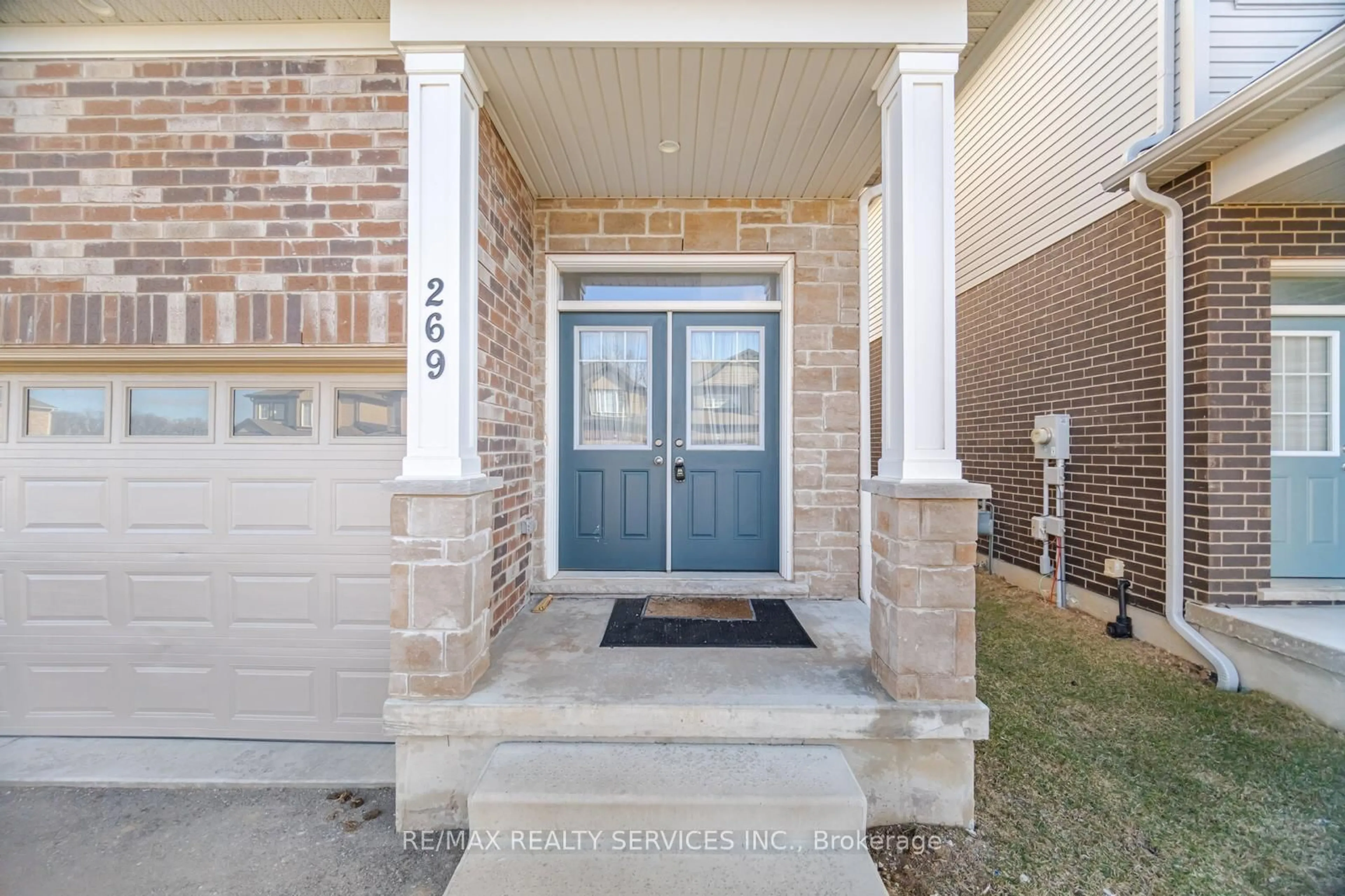 Indoor entryway for 269 Freure Dr, Cambridge Ontario N1S 0C1
