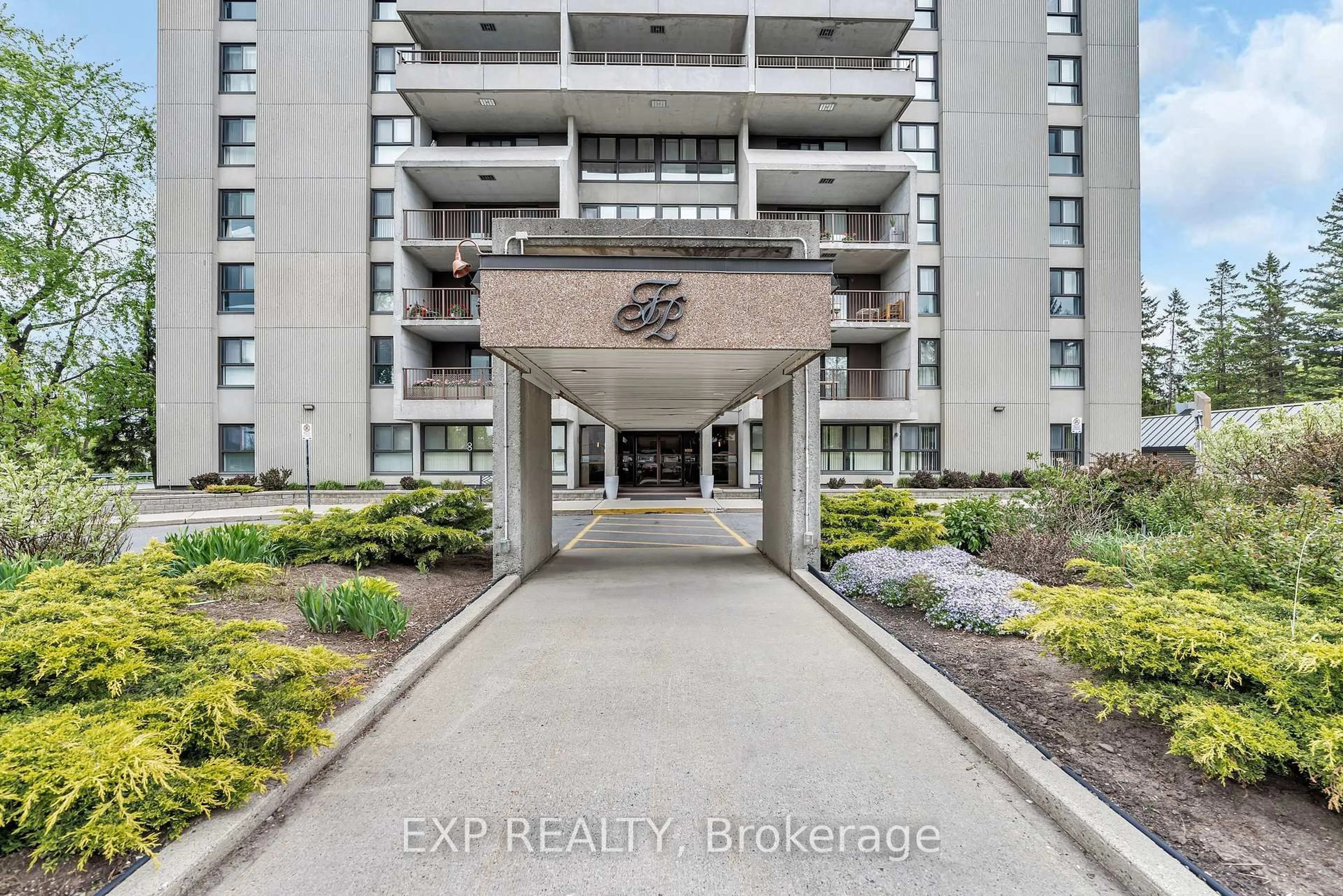 Indoor entryway for 1785 Frobisher Lane #506, Ottawa Ontario K1G 3T7