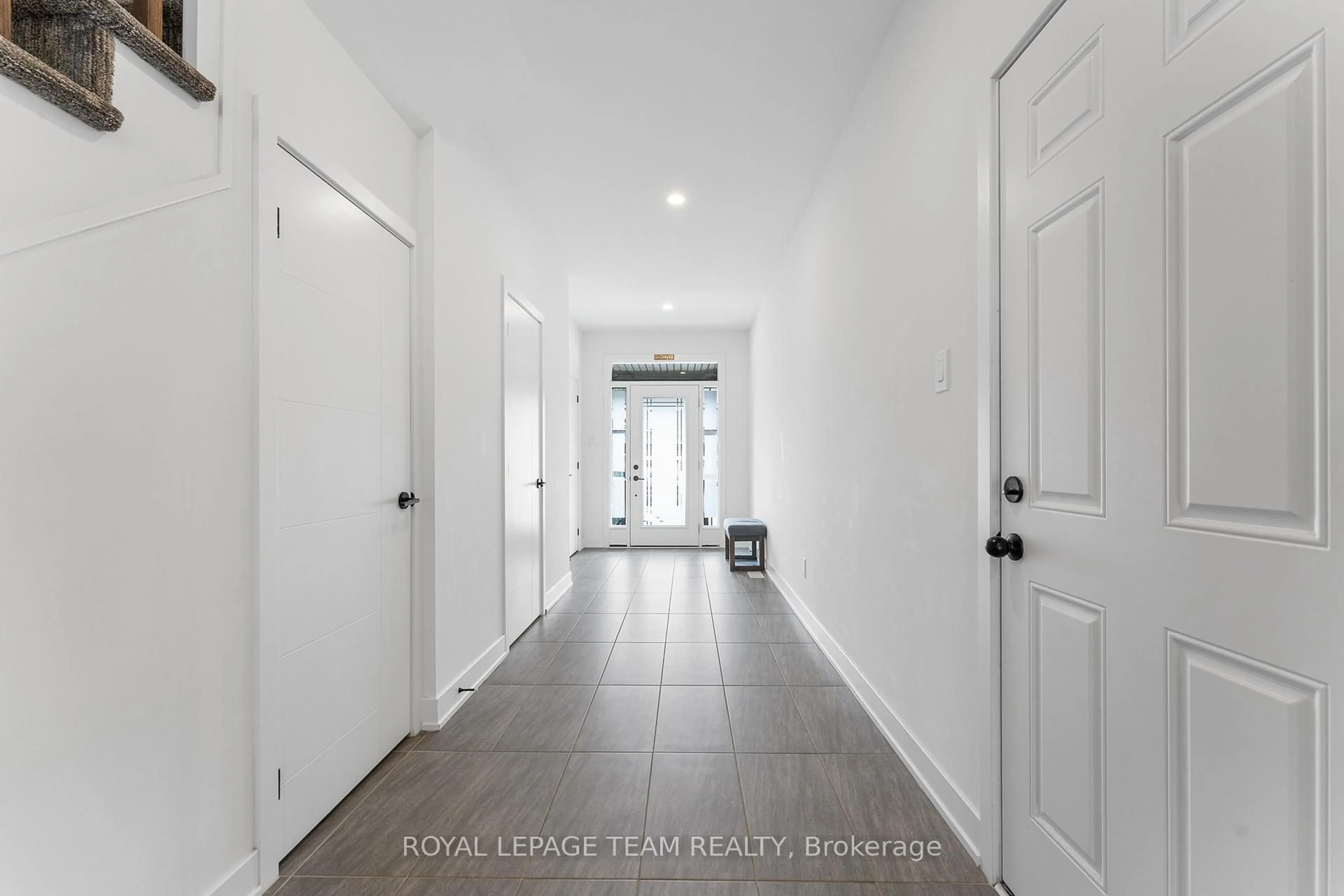 Indoor entryway for 617 Rathburn Lane, Ottawa Ontario K1T 0V7
