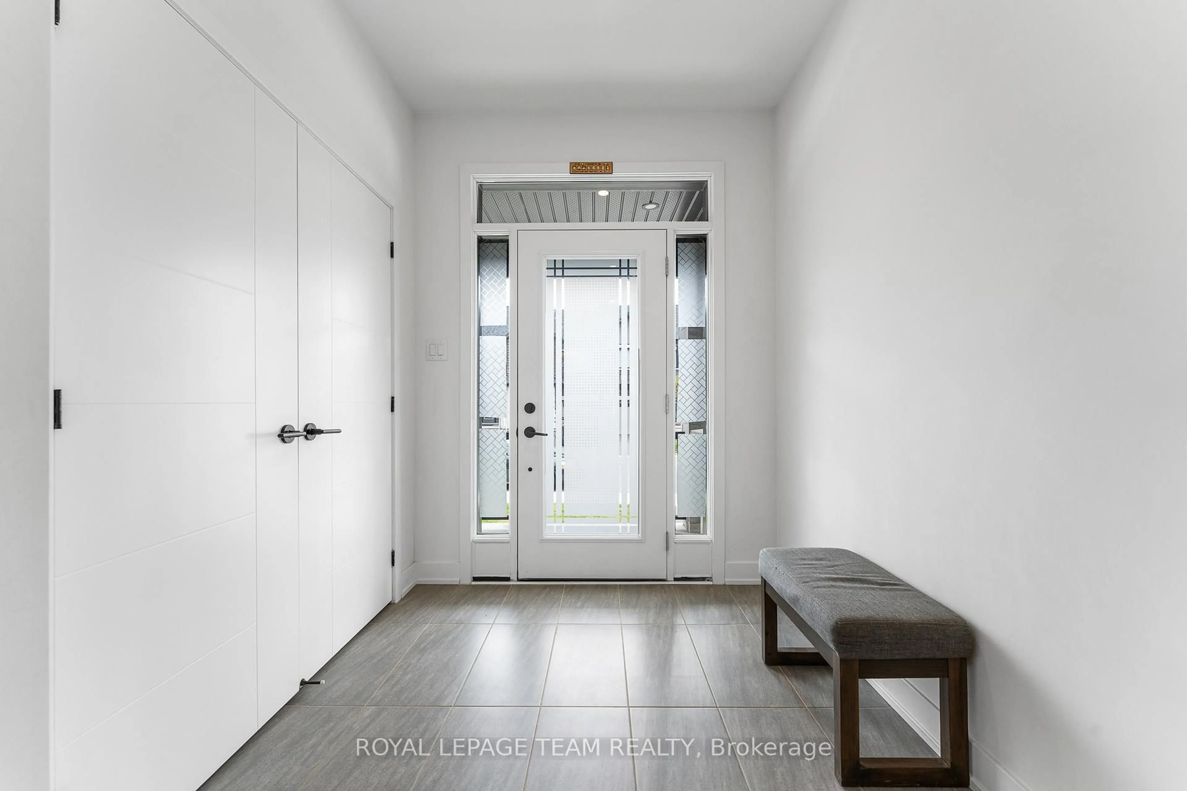 Indoor entryway for 617 Rathburn Lane, Ottawa Ontario K1T 0V7