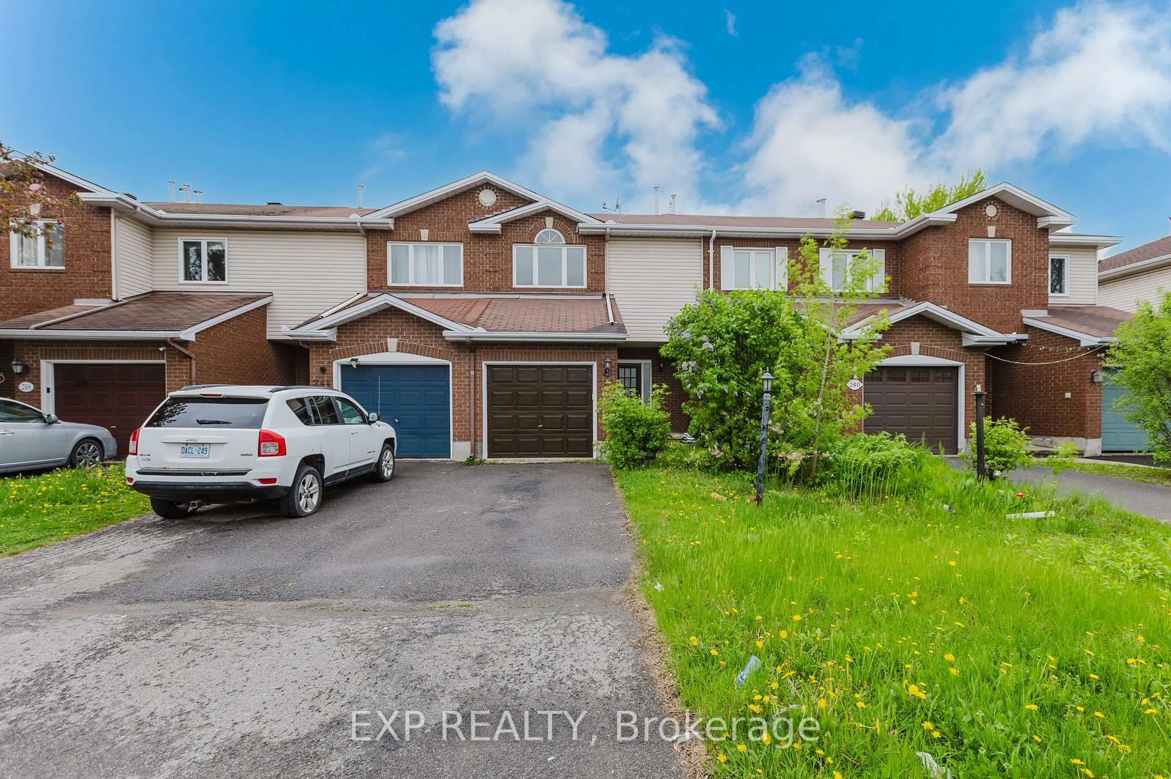 A pic from outside/outdoor area/front of a property/back of a property/a pic from drone, street for 242 Stoneway Dr, Ottawa Ontario K2G 6A8