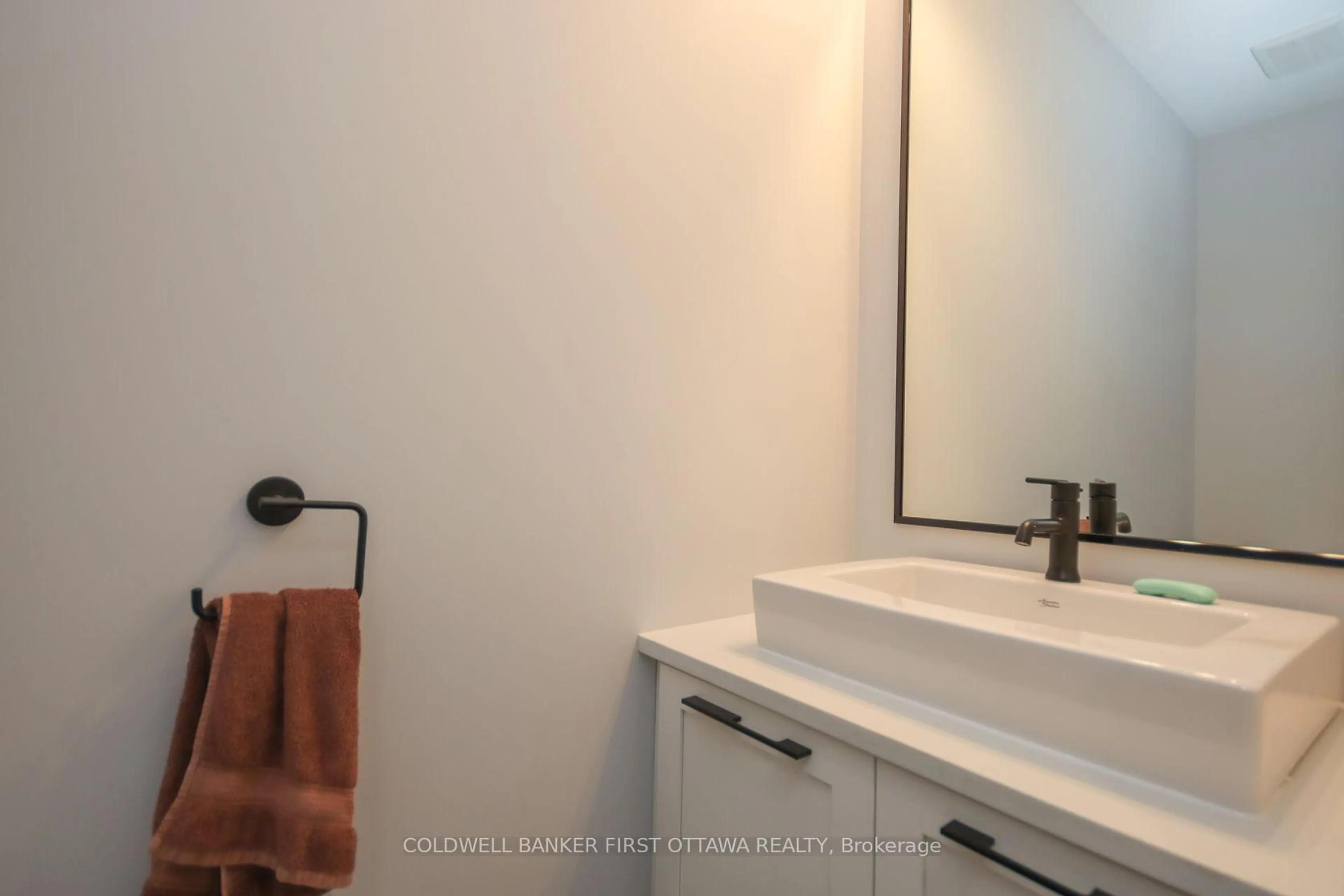 Unknown for 165 WESLEY Ave, Ottawa Ontario K1Z 6Z9