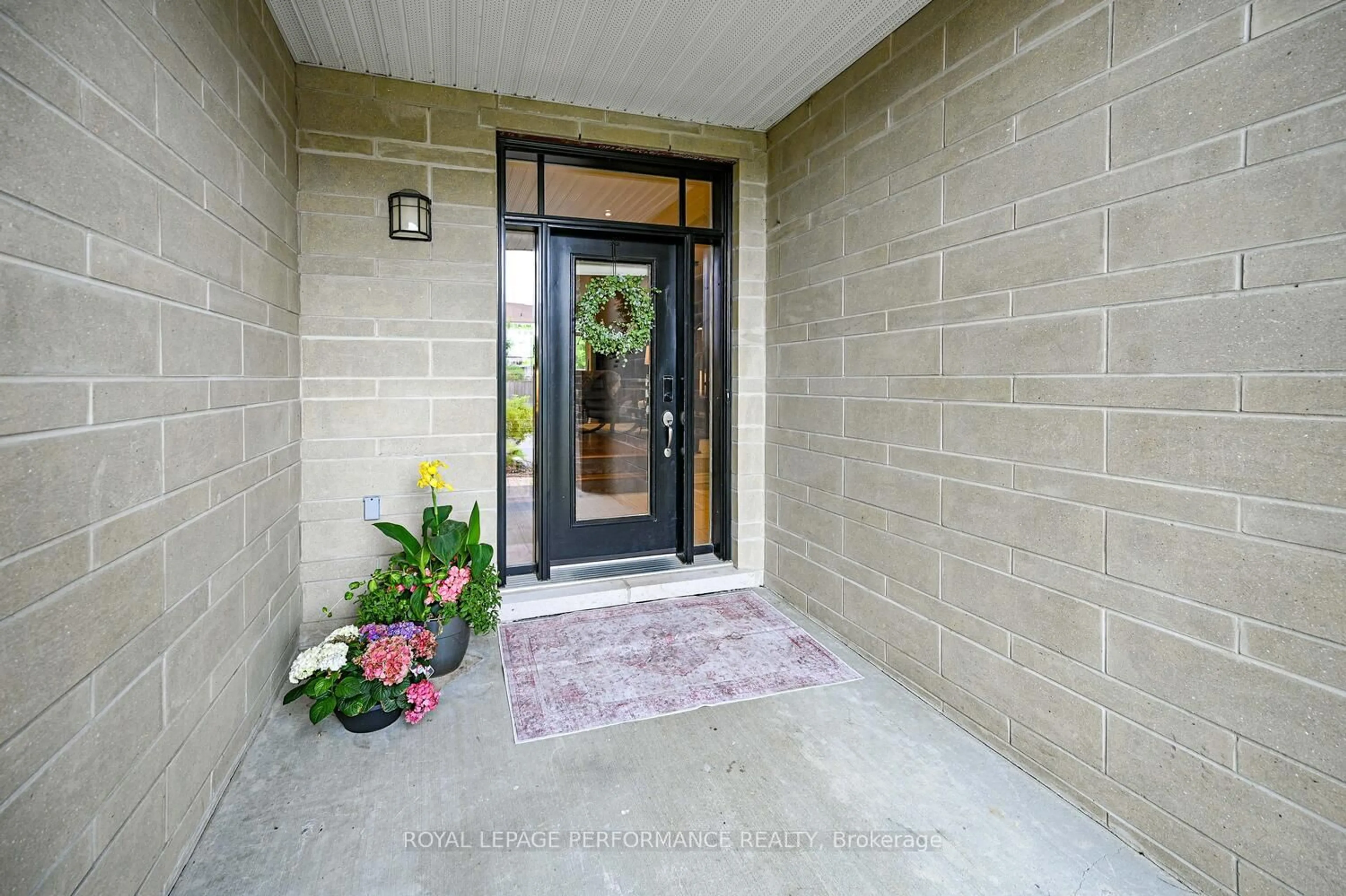 Indoor entryway for 664 Whitecliffs Ave, Ottawa Ontario K1V 2N4