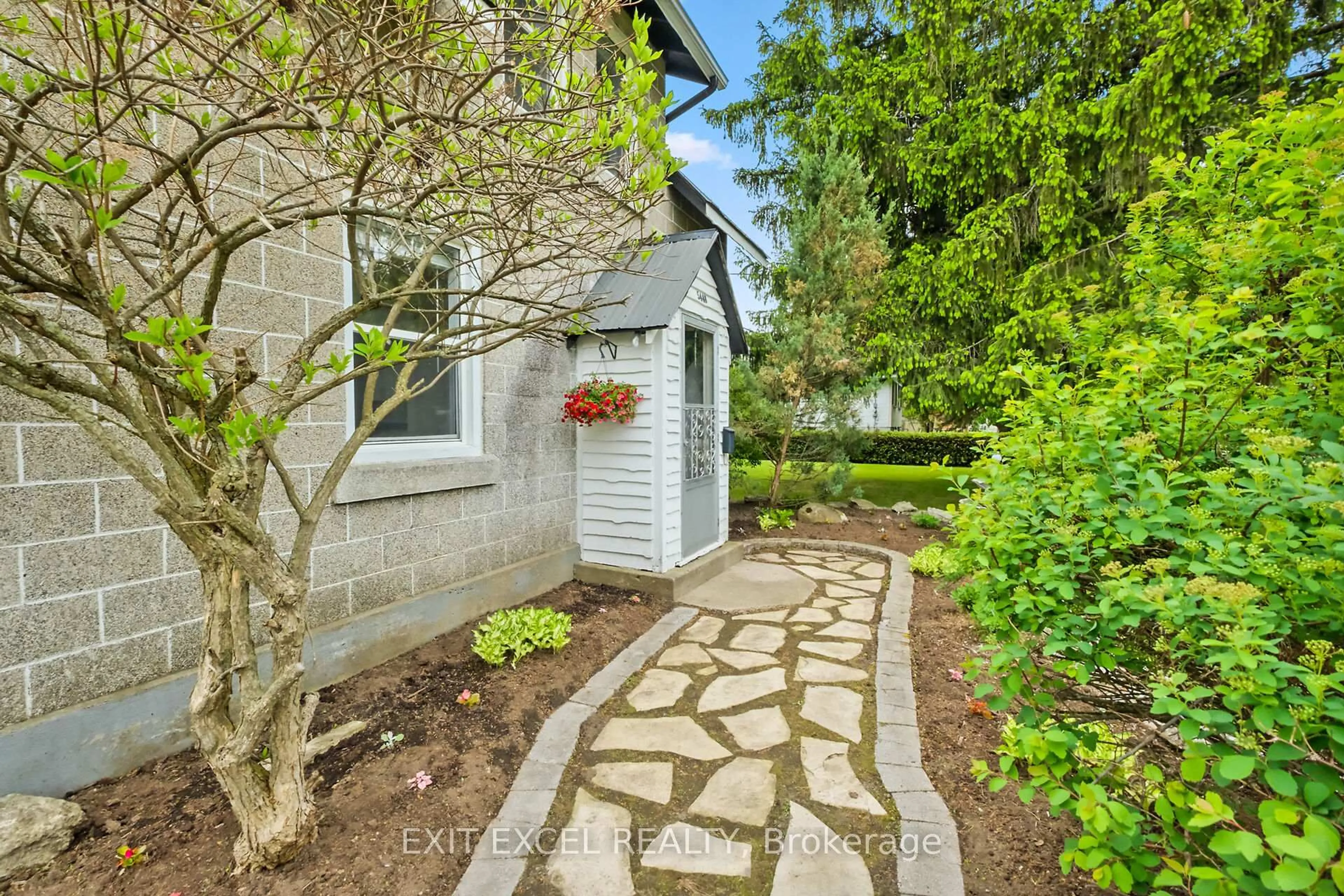 Unknown for 5448 Otto St, Osgoode Ontario K0A 2W0