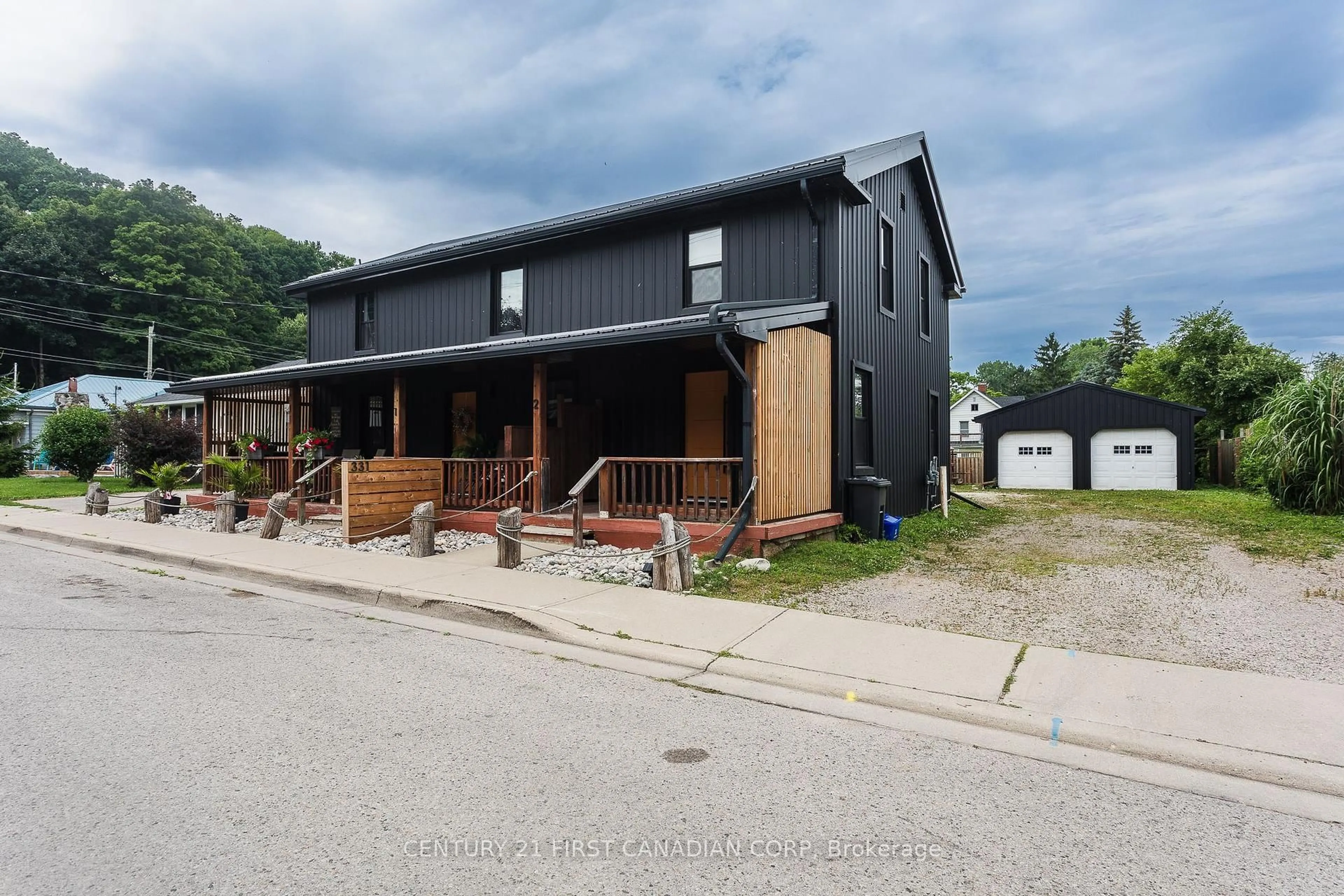 A pic from outside/outdoor area/front of a property/back of a property/a pic from drone, building for 331 Erie St, Central Elgin Ontario N5L 1E3