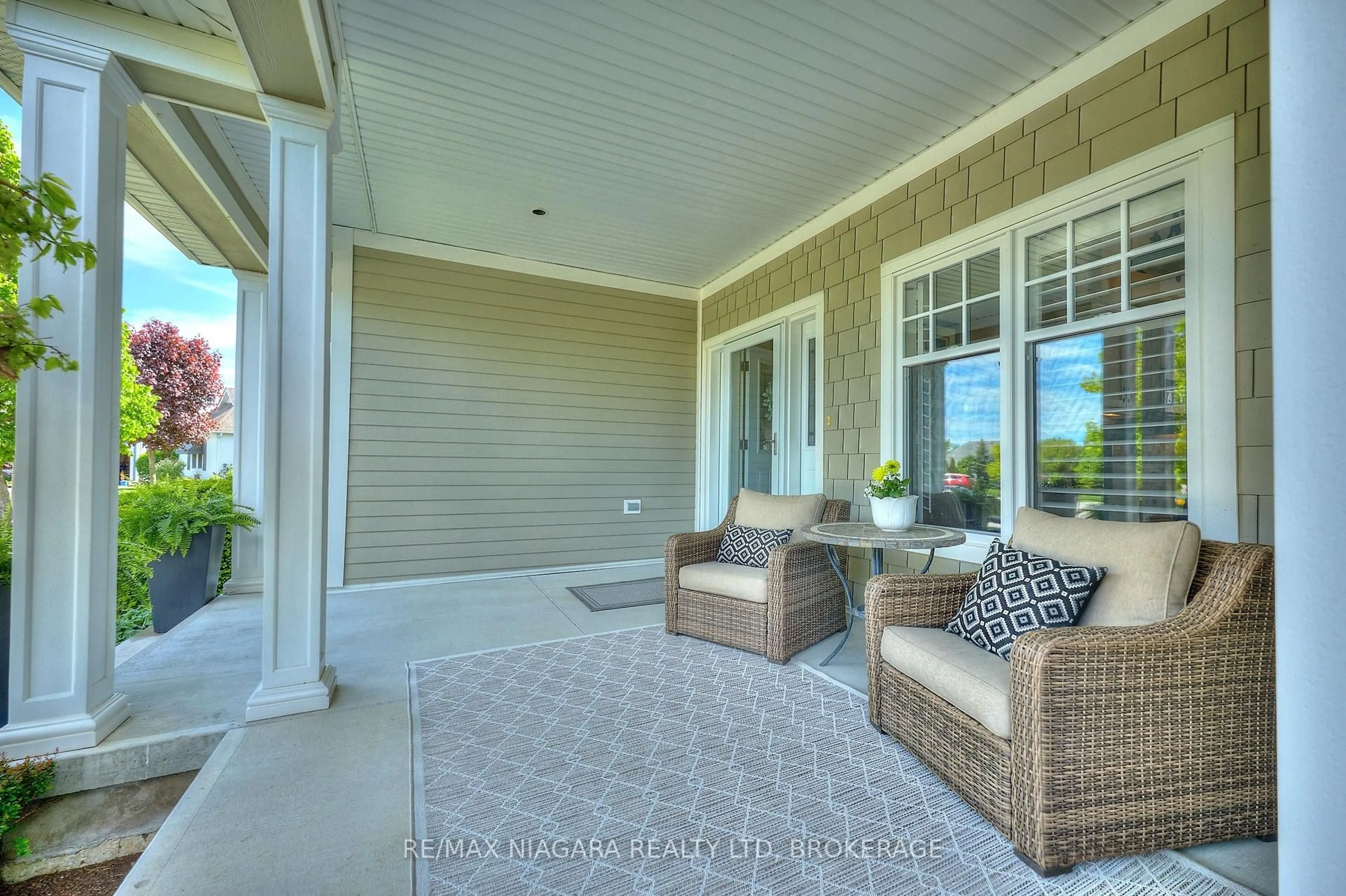 Patio, water/lake/river/ocean view for 3559 Algonquin Dr, Fort Erie Ontario L0S 1N0