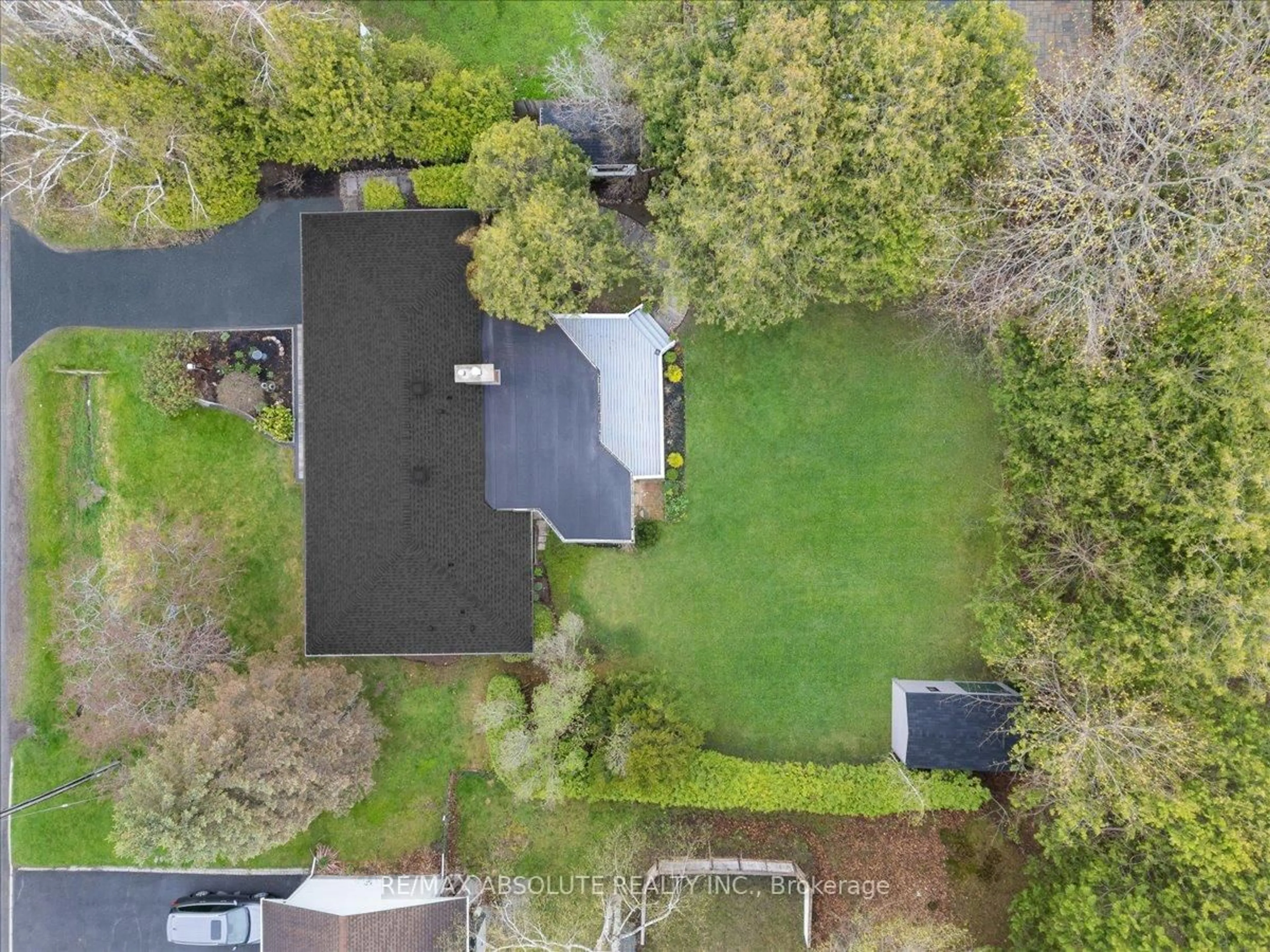 A pic from outside/outdoor area/front of a property/back of a property/a pic from drone, street for 36 Beverly St, Ottawa Ontario K2S 0S2