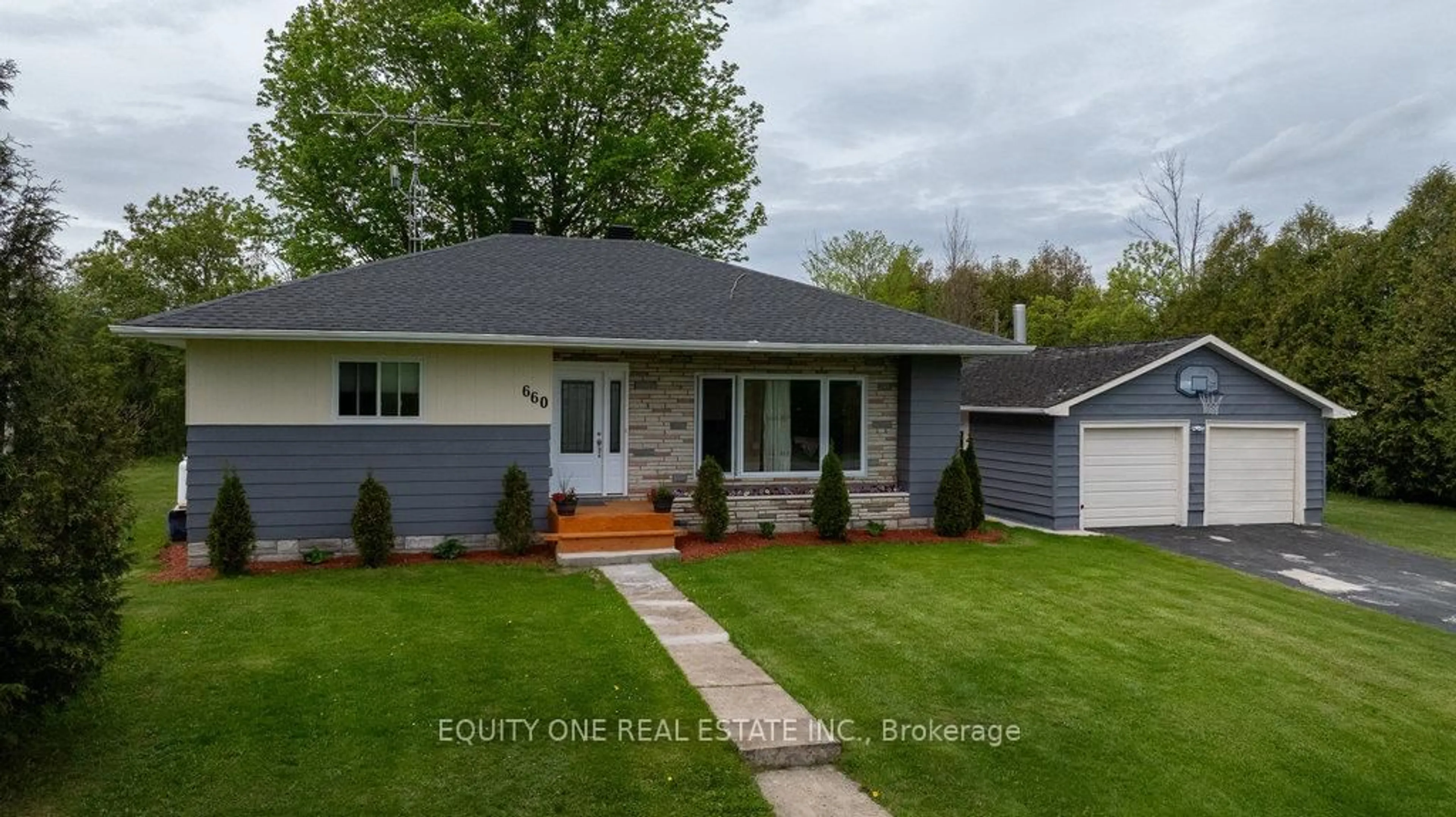 Home with vinyl exterior material, street for 660 County 29 Rd, Elizabethtown-Kitley Ontario K0G 1G0