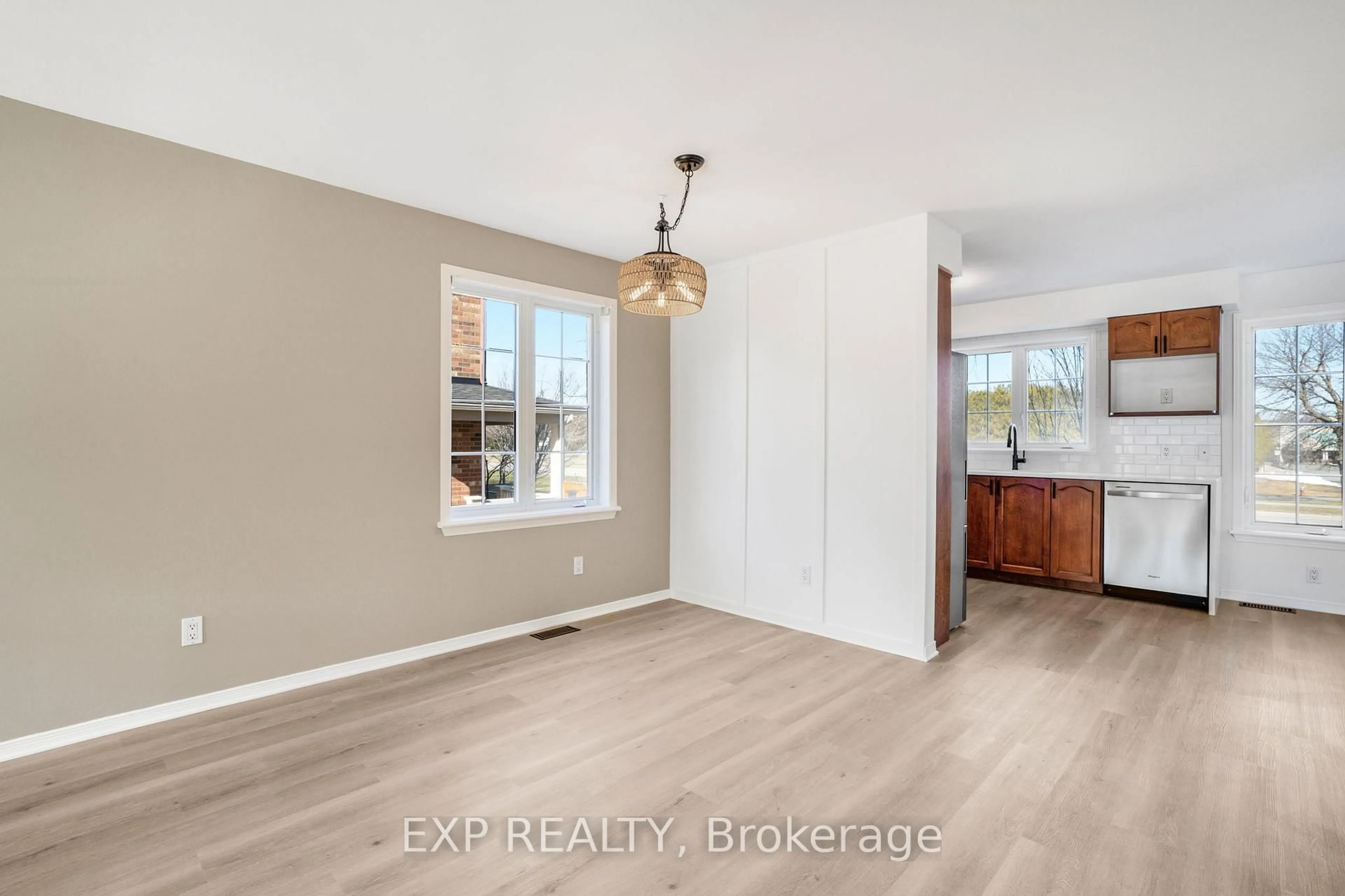 A pic of a room for 5 - 70 Edenvale Dr Dr #121, Ottawa Ontario K2K 3N7