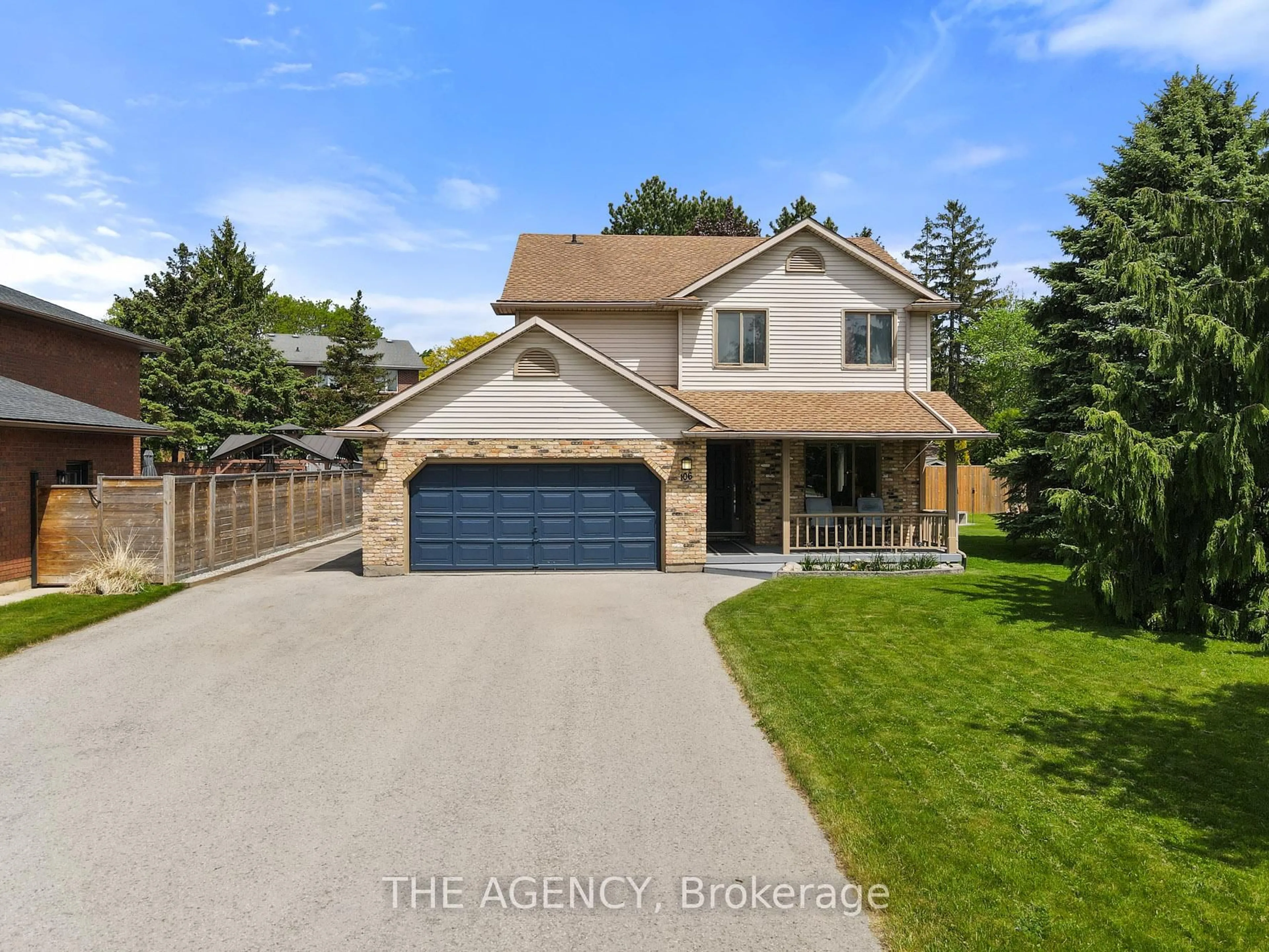 A pic from outside/outdoor area/front of a property/back of a property/a pic from drone, street for 106 Spruceside Cres, Pelham Ontario L0S 1E0