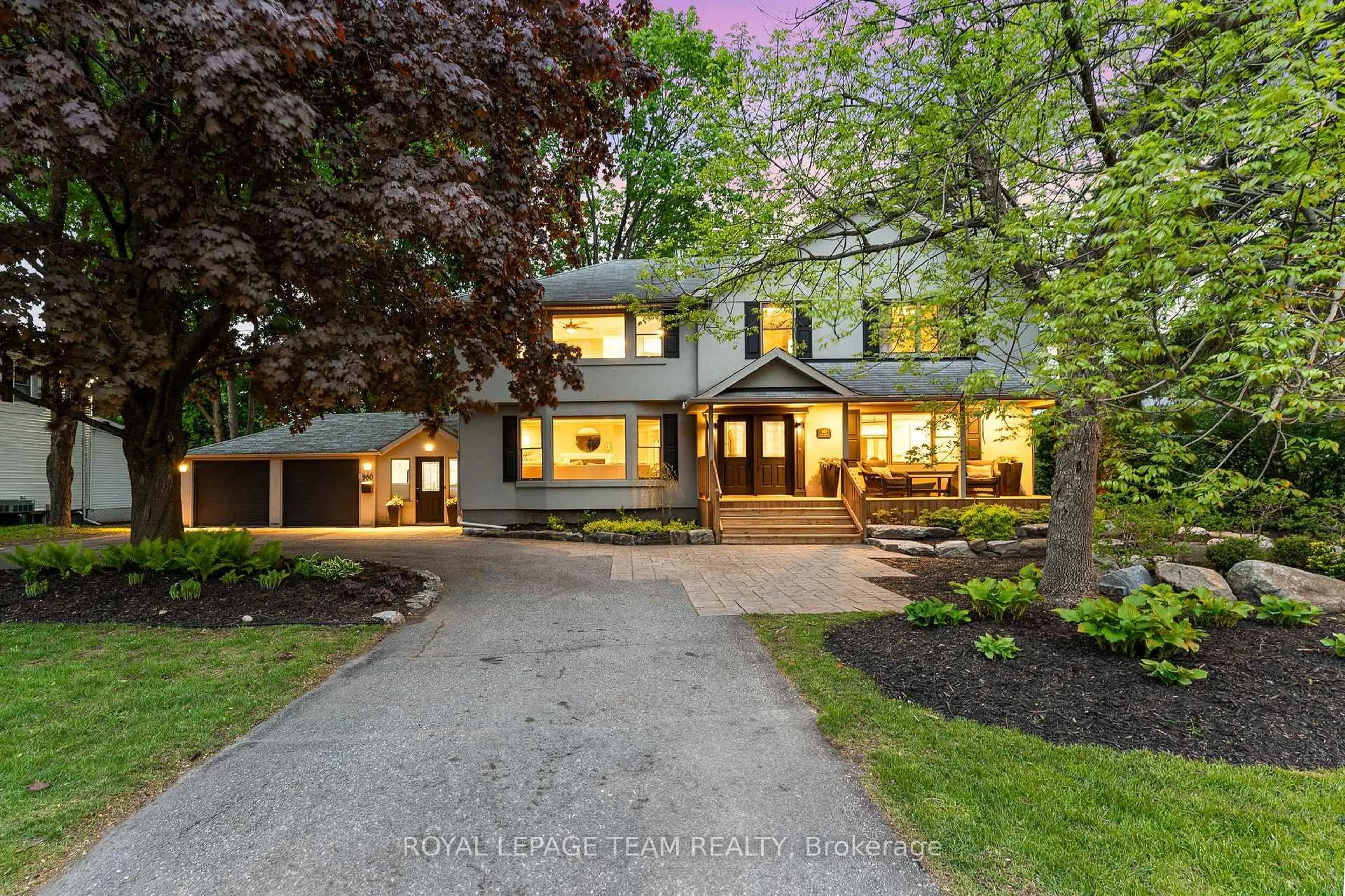Home with brick exterior material, street for 960 Hare Ave, Ottawa Ontario K2A 3J5