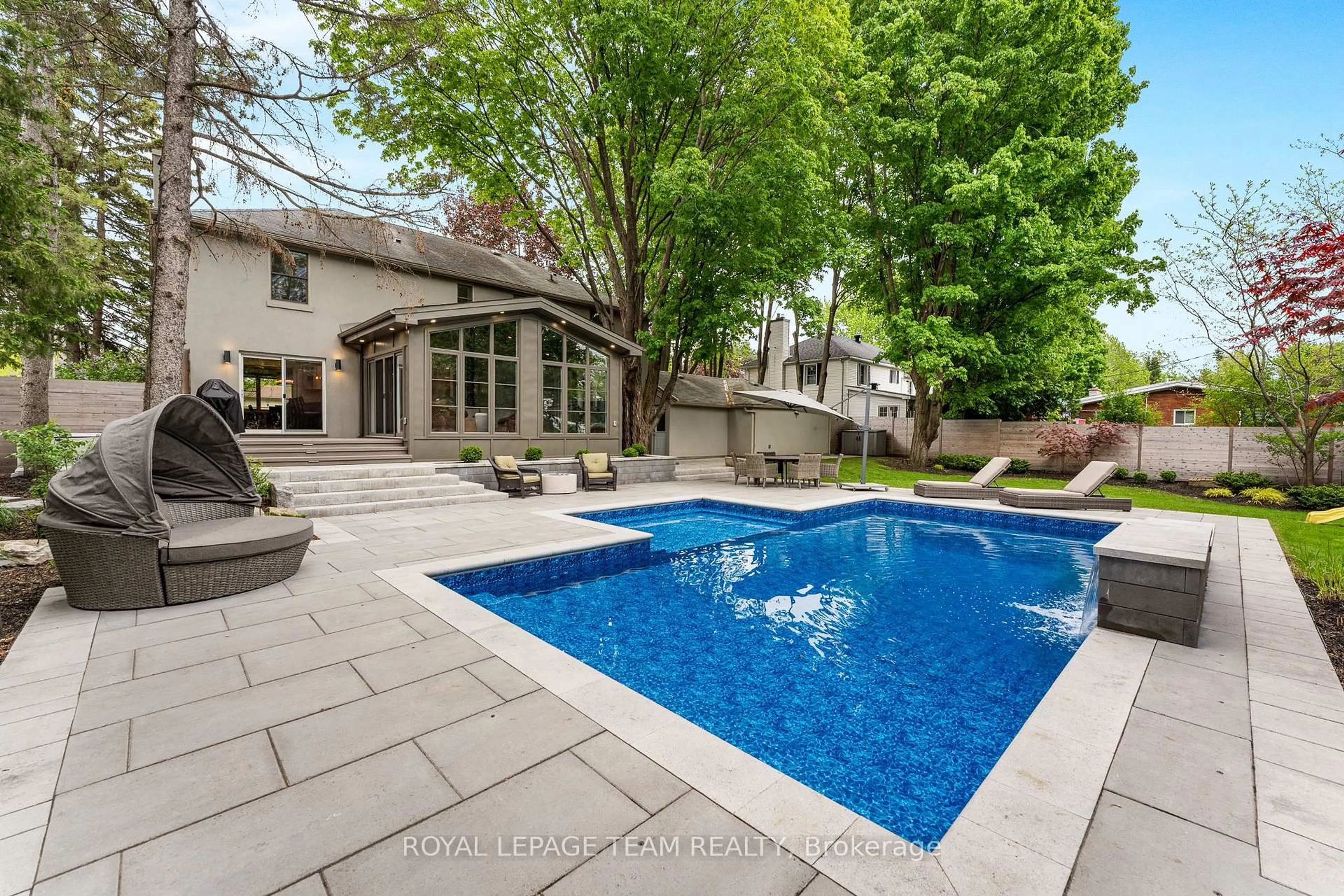 Pool for 960 Hare Ave, Ottawa Ontario K2A 3J5