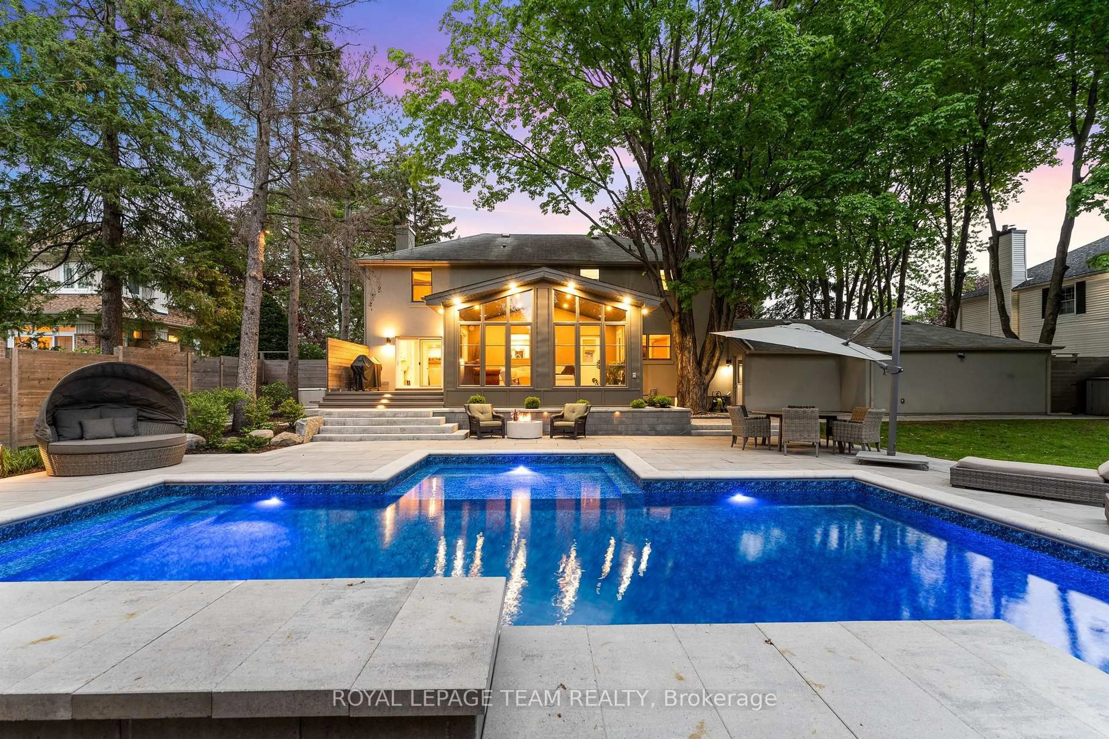 Pool for 960 Hare Ave, Ottawa Ontario K2A 3J5