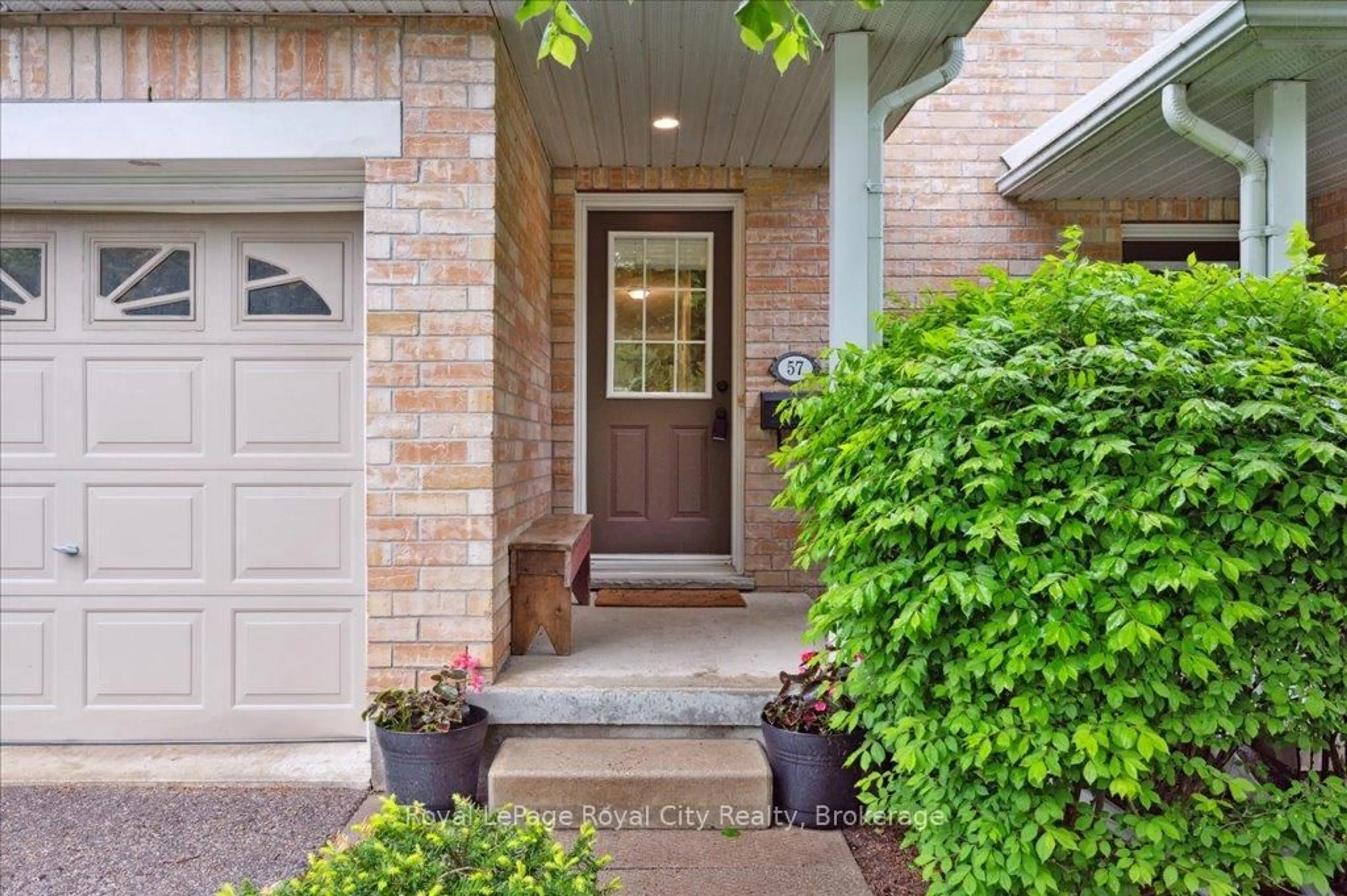 Indoor entryway for 240 London Rd #57, Guelph Ontario N1H 8N8