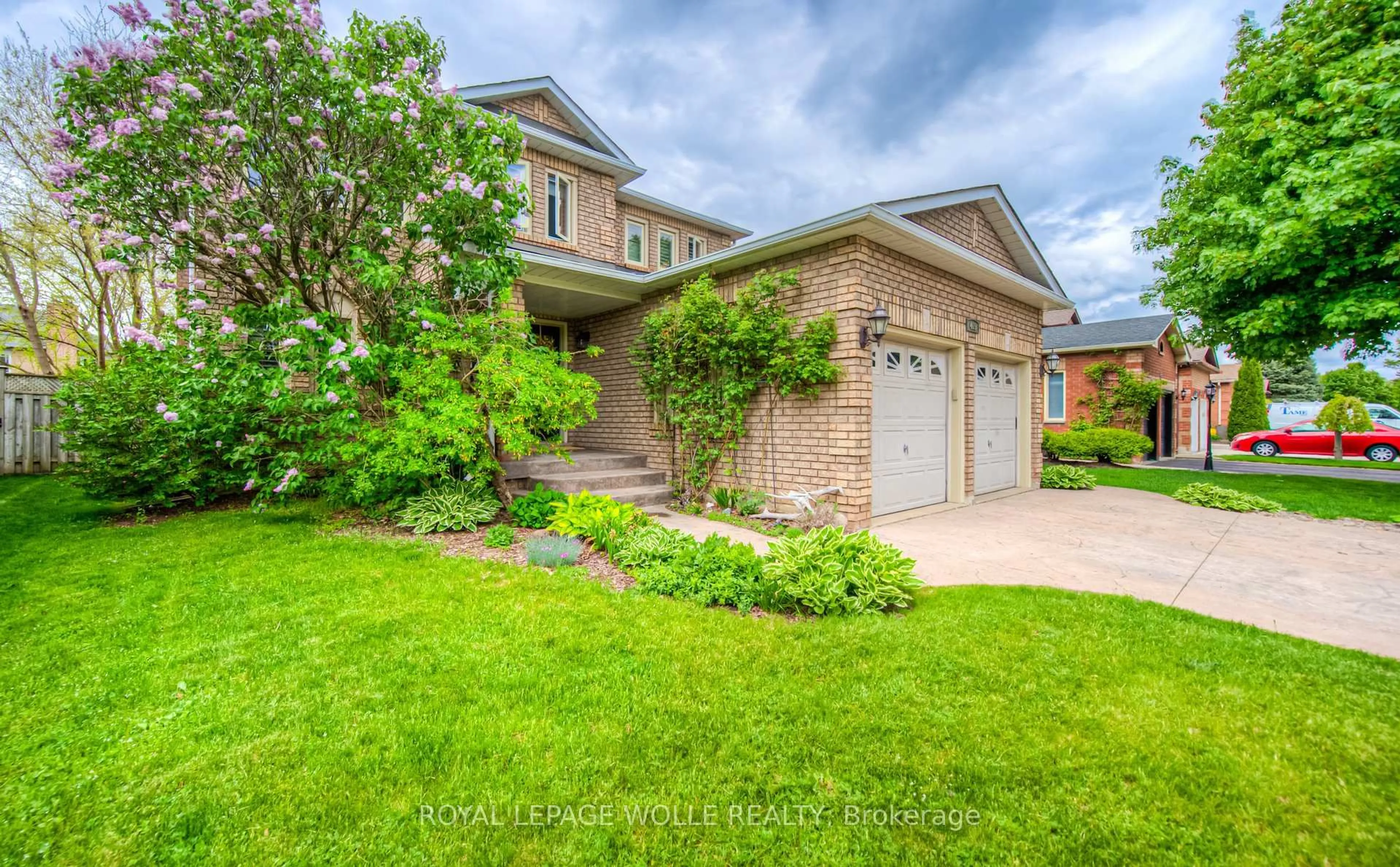 Home with brick exterior material, street for 465 Burnett Ave, Cambridge Ontario N1T 1L3