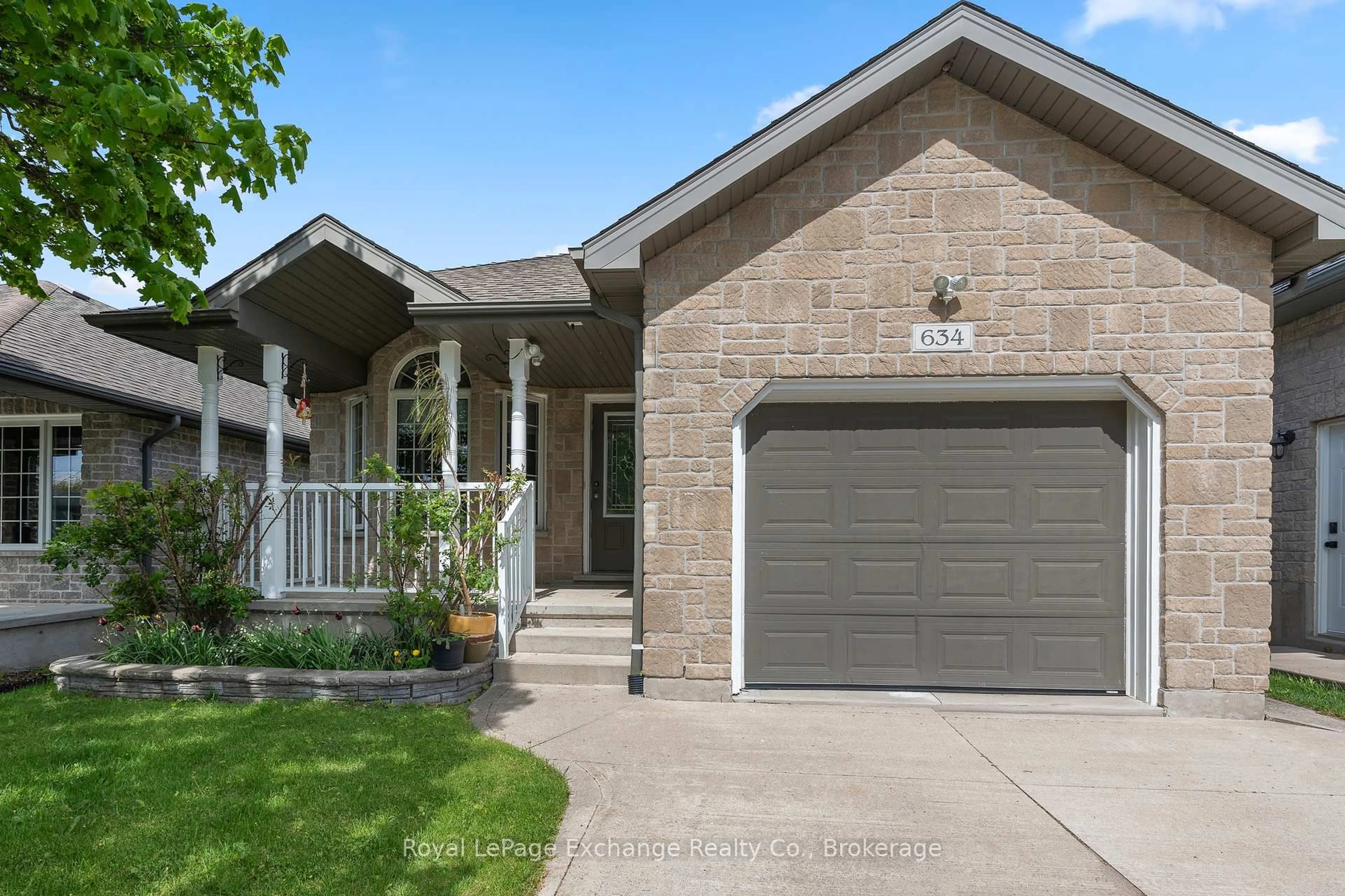 Home with brick exterior material, street for 634 Kennard Cres, Kincardine Ontario N2Z 1T4
