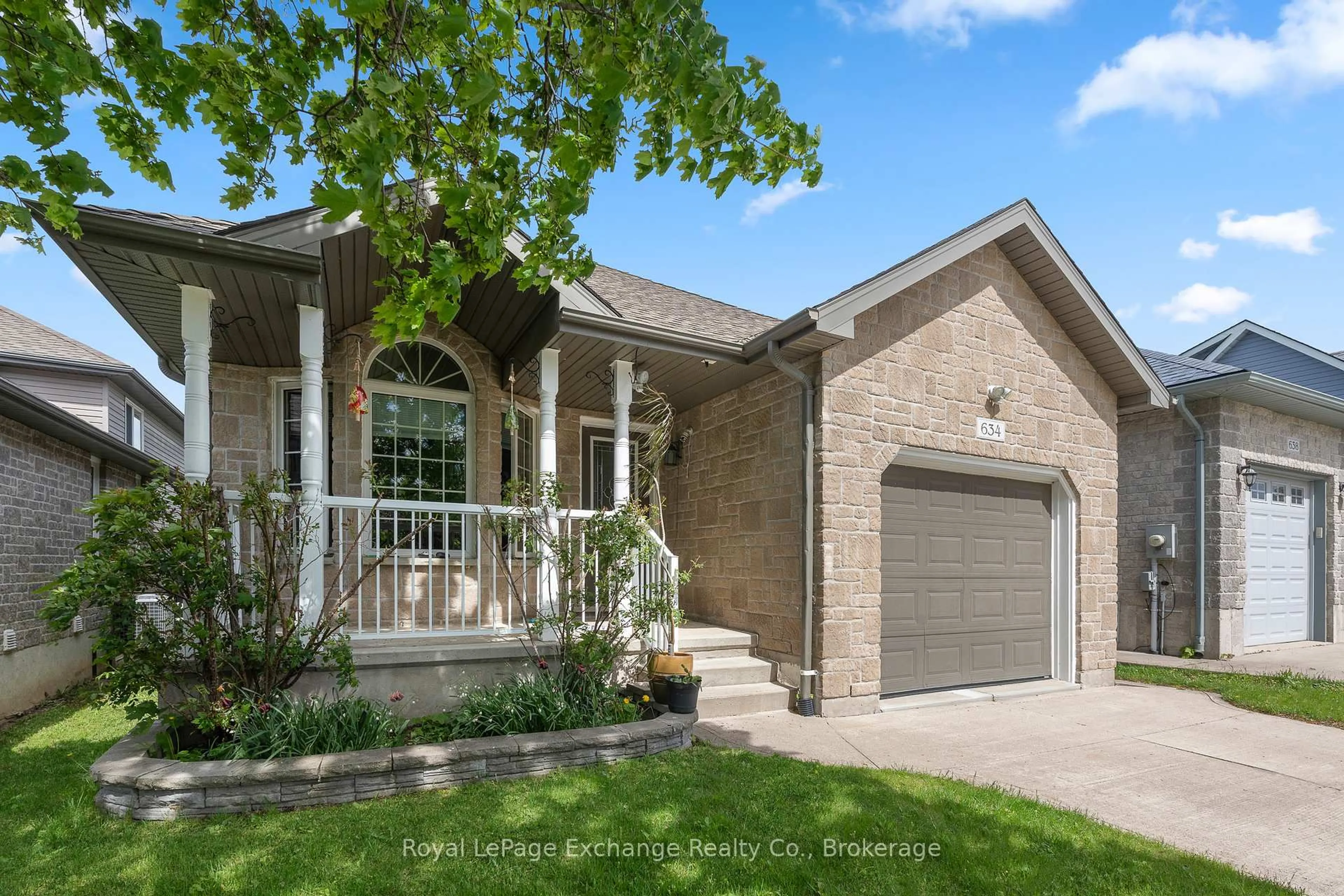 Home with brick exterior material, street for 634 Kennard Cres, Kincardine Ontario N2Z 1T4