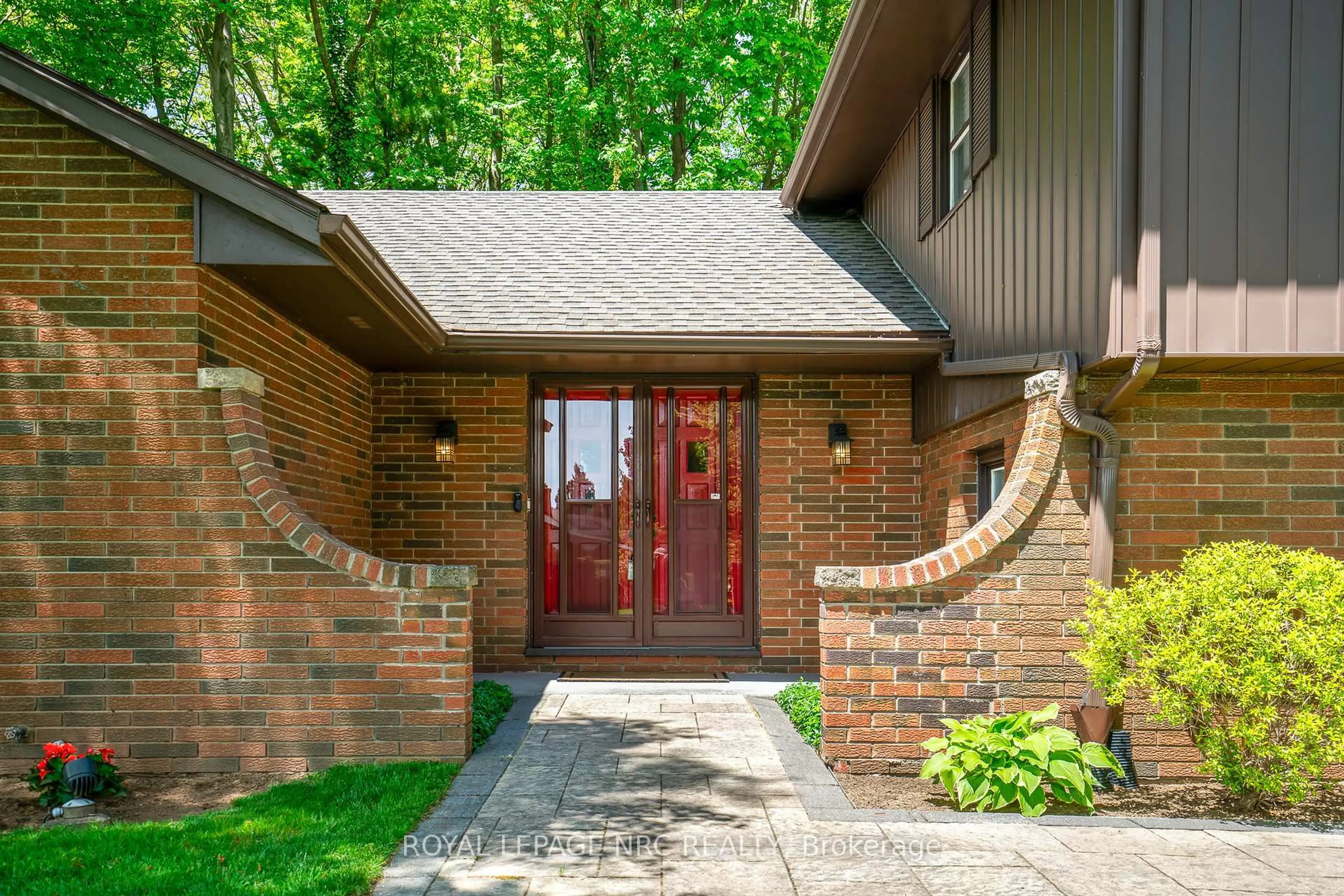 Home with brick exterior material, street for 26 Cherry Ave, Pelham Ontario L0S 1E0