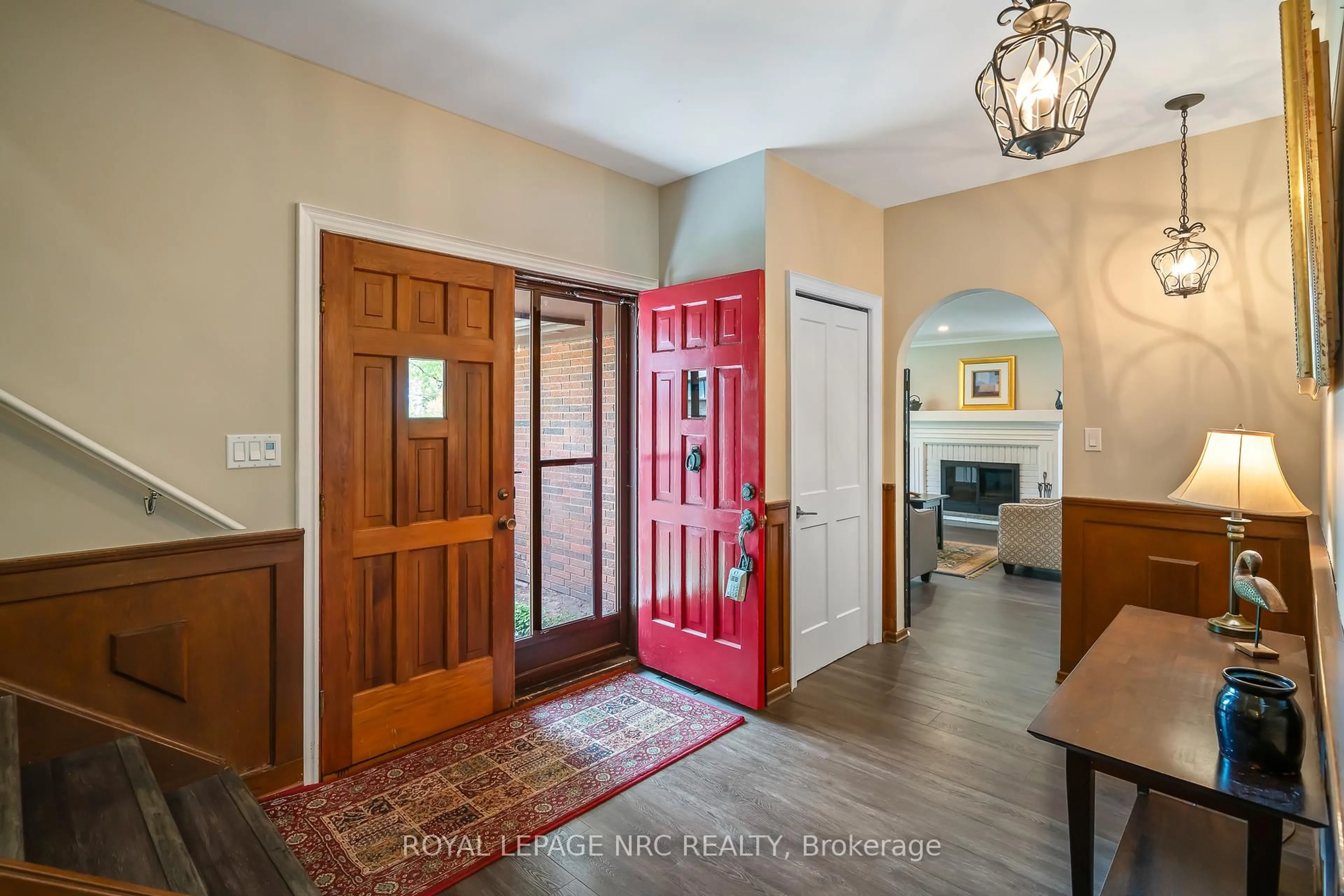 Indoor entryway for 26 Cherry Ave, Pelham Ontario L0S 1E0