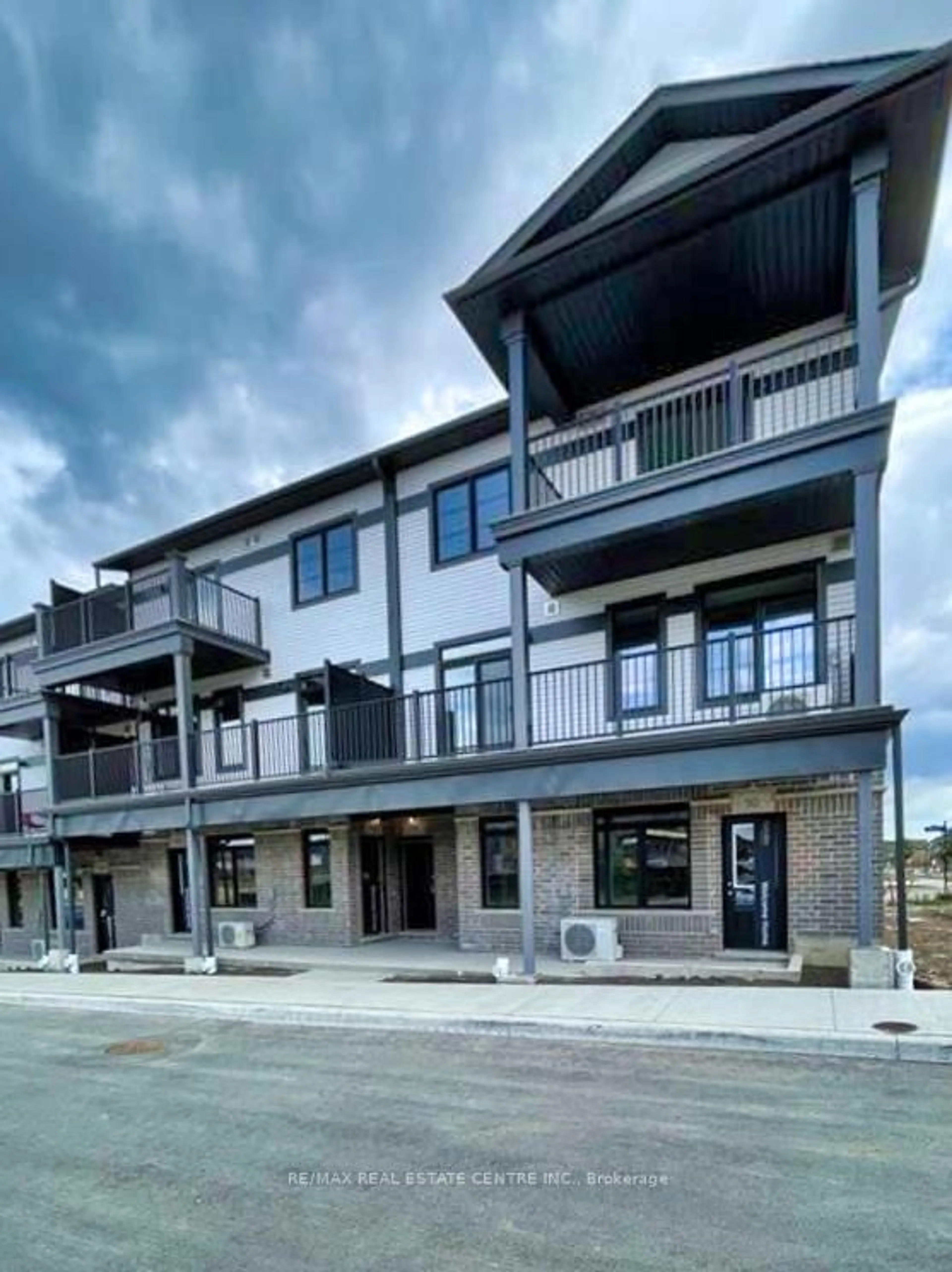 Unknown for 92 OAT Lane, Kitchener Ontario N2R 0S8