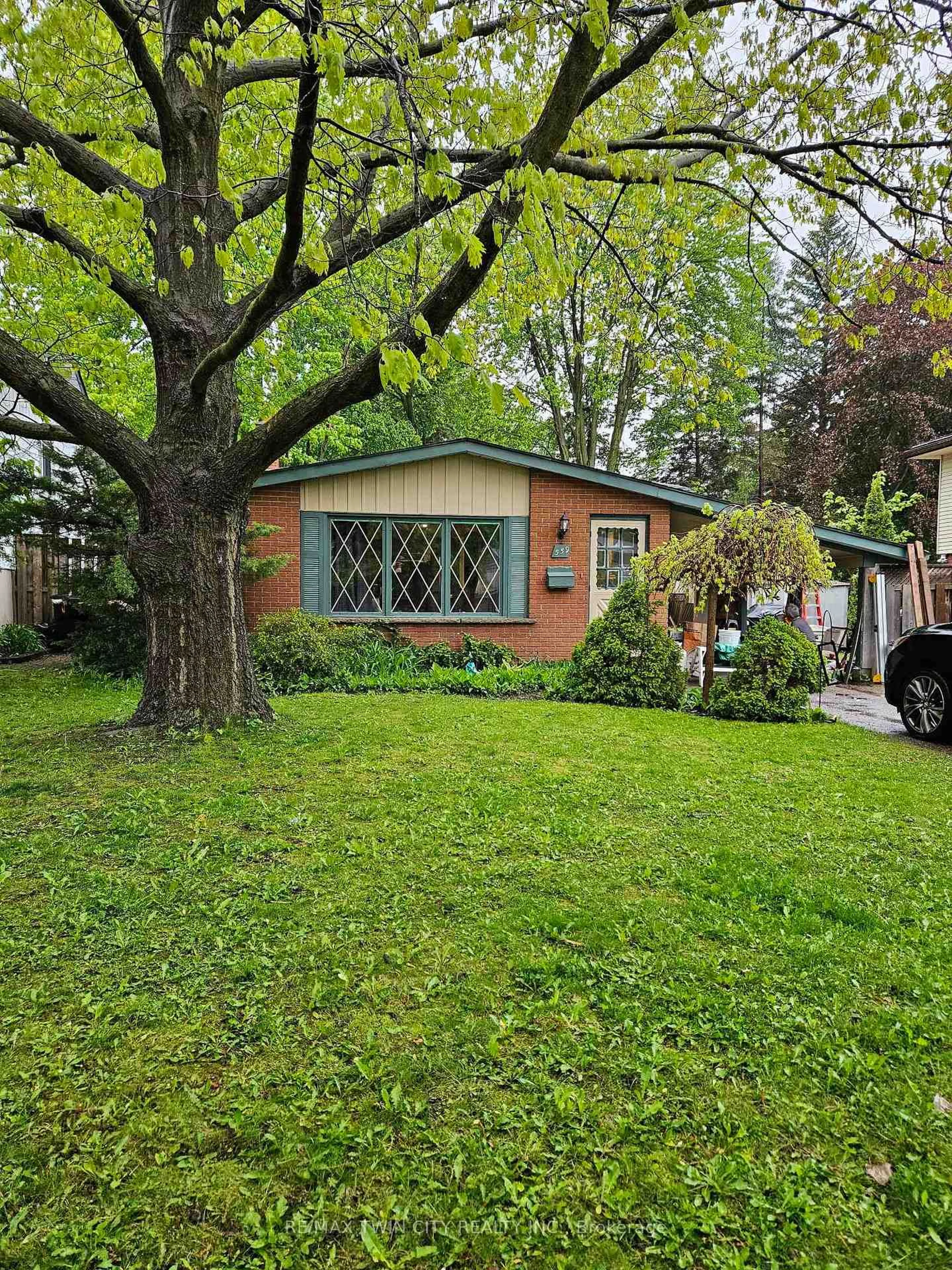Unknown for 559 Sprucehill Ave, Waterloo Ontario N2L 4V8