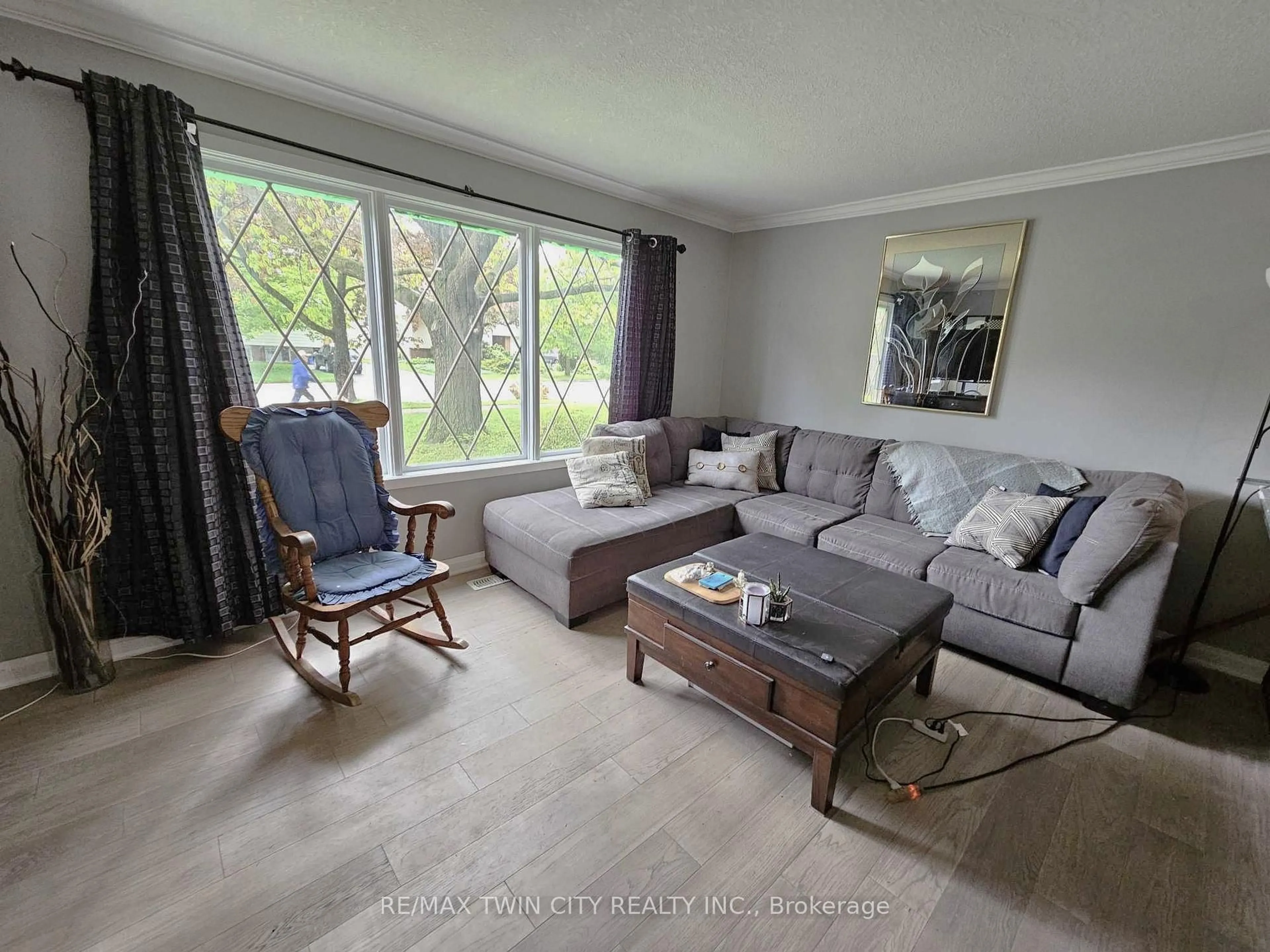 Living room with furniture, unknown for 559 Sprucehill Ave, Waterloo Ontario N2L 4V8