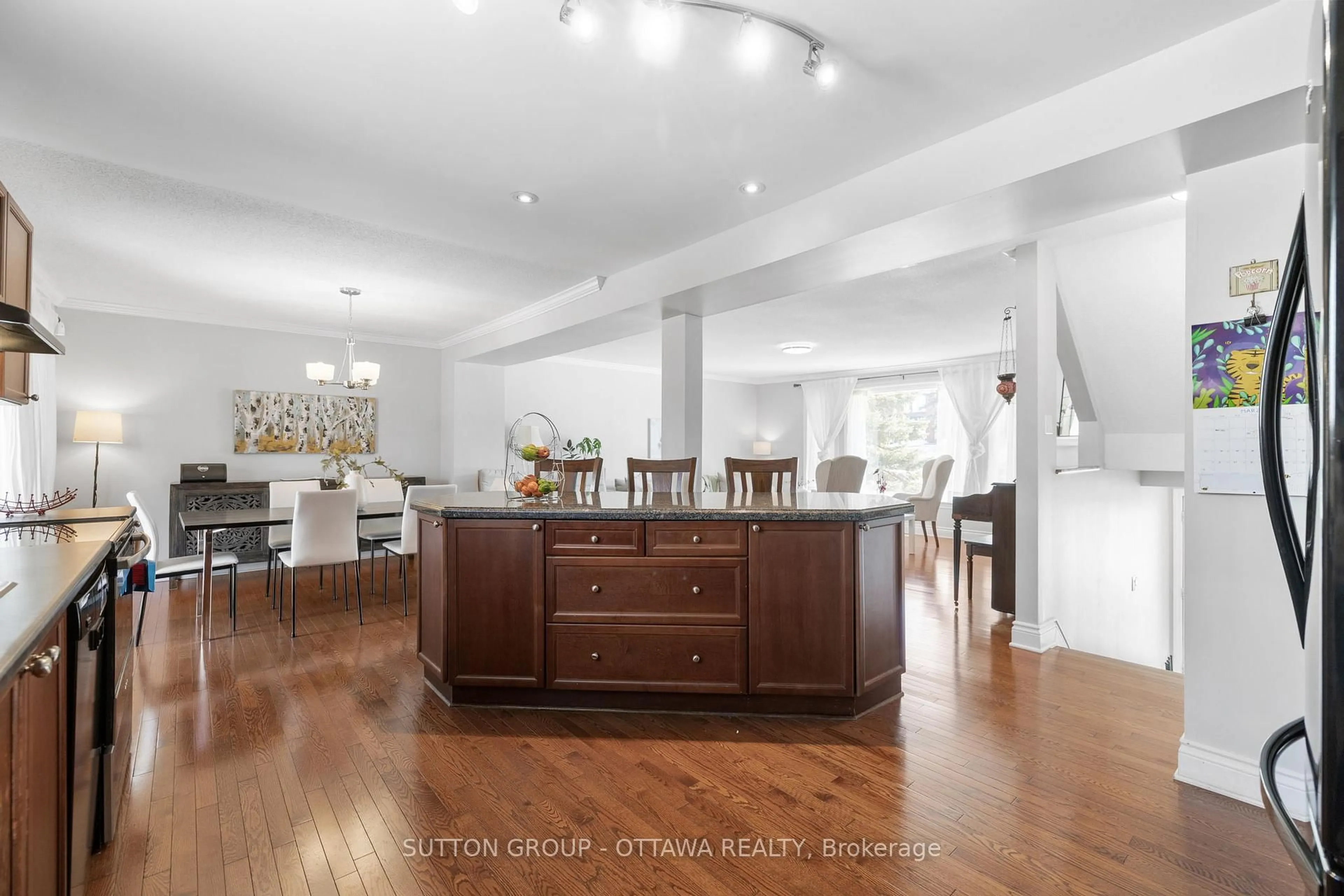 Open concept kitchen, unknown for 124 MONTEREY Dr, Ottawa Ontario K2H 7A8