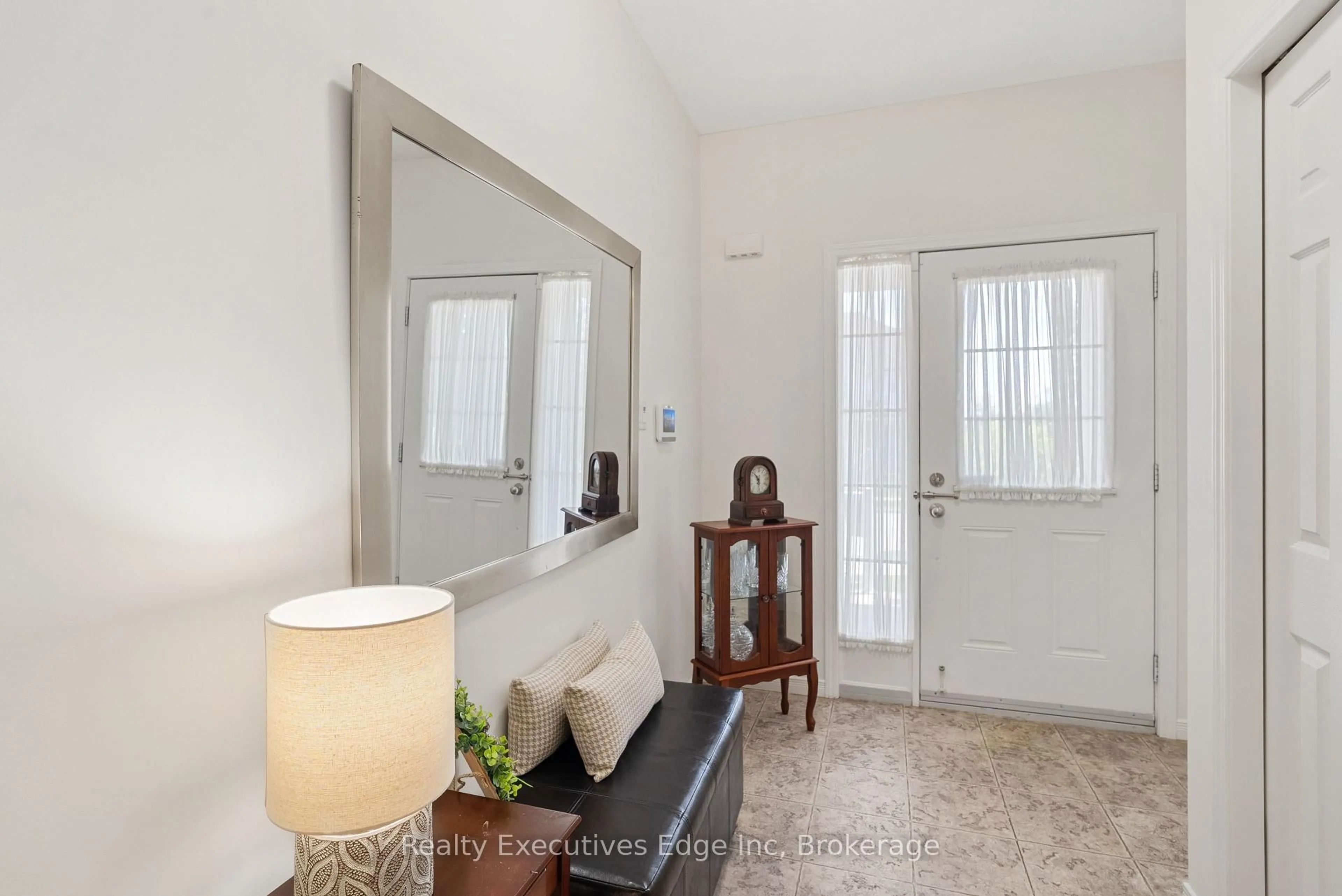 Indoor entryway for 3 Cannes St, Kitchener Ontario N2R 1V9