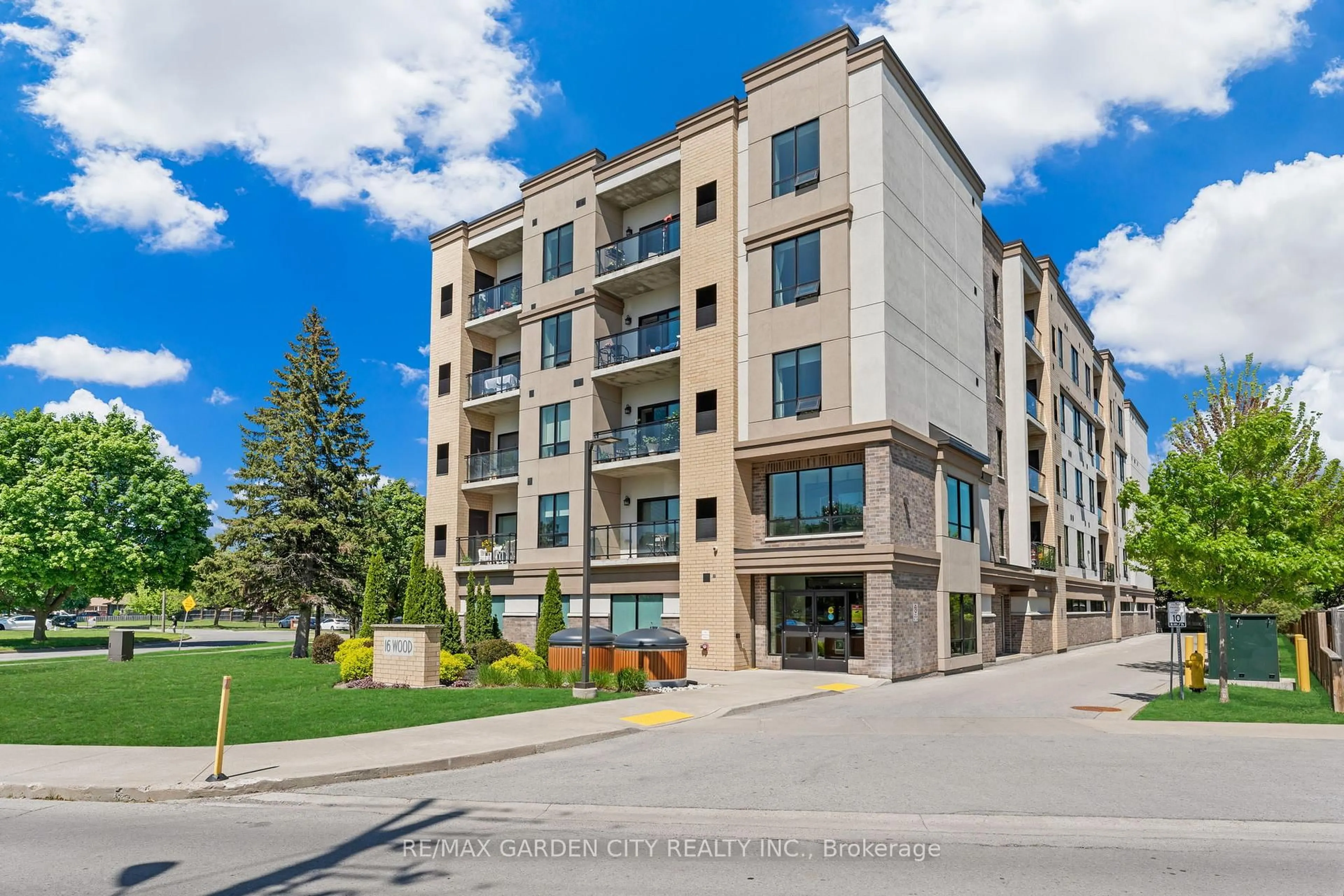 Unknown for 16 Wood St #503, St. Catharines Ontario L2N 2A9