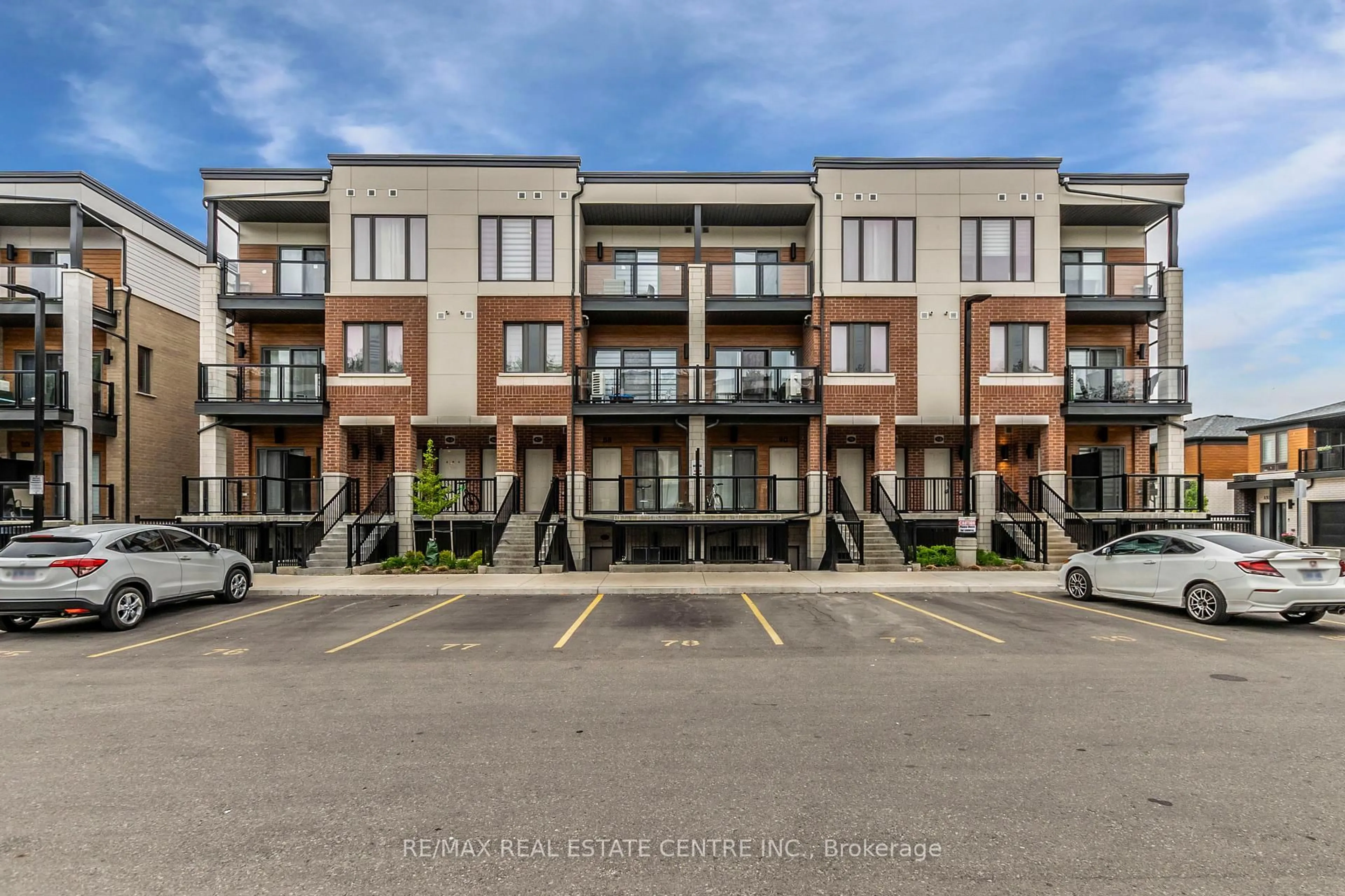 A pic from outside/outdoor area/front of a property/back of a property/a pic from drone, unknown for 25 Isherwood Ave #95, Cambridge Ontario N1R 1B6