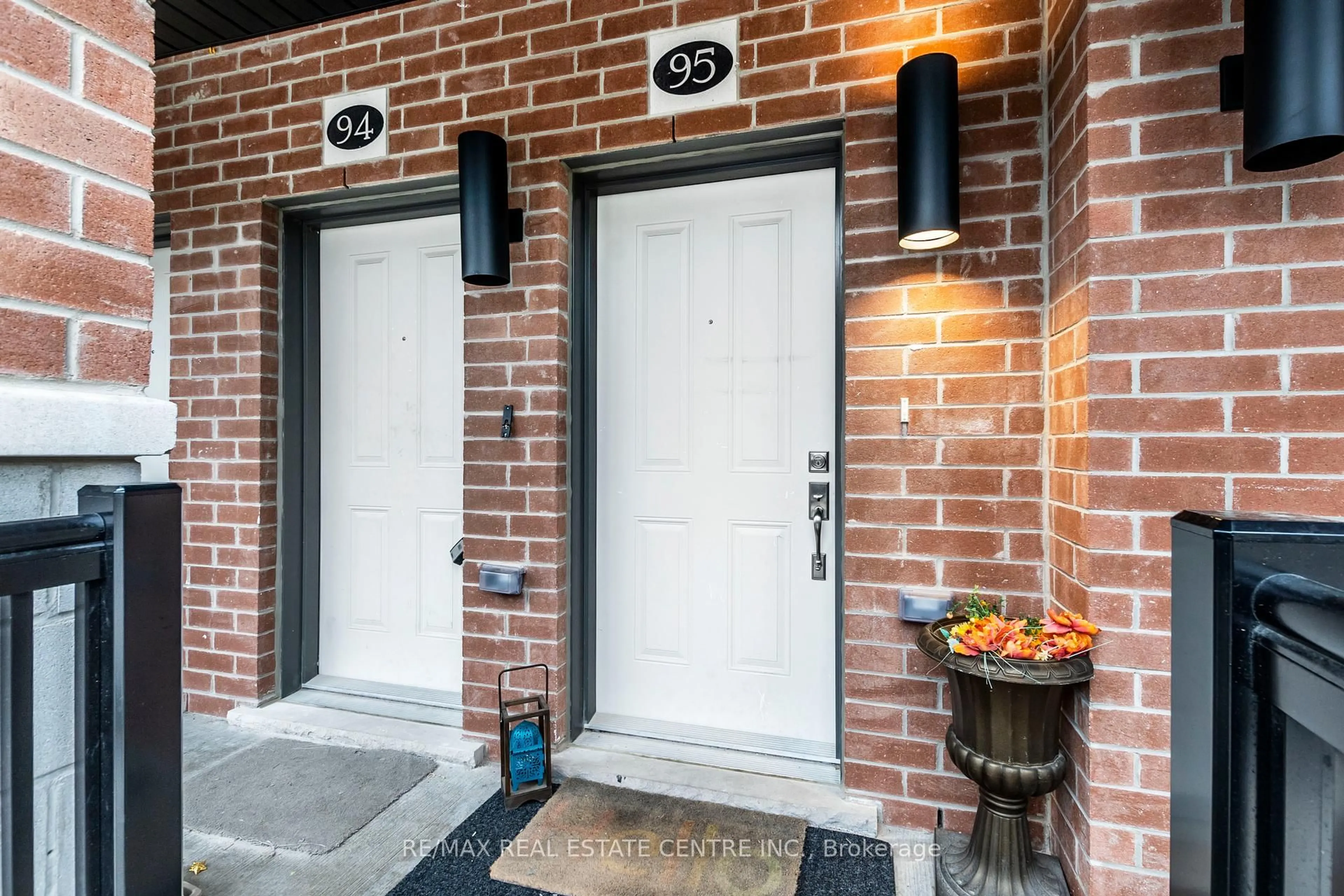 Unknown for 25 Isherwood Ave #95, Cambridge Ontario N1R 1B6