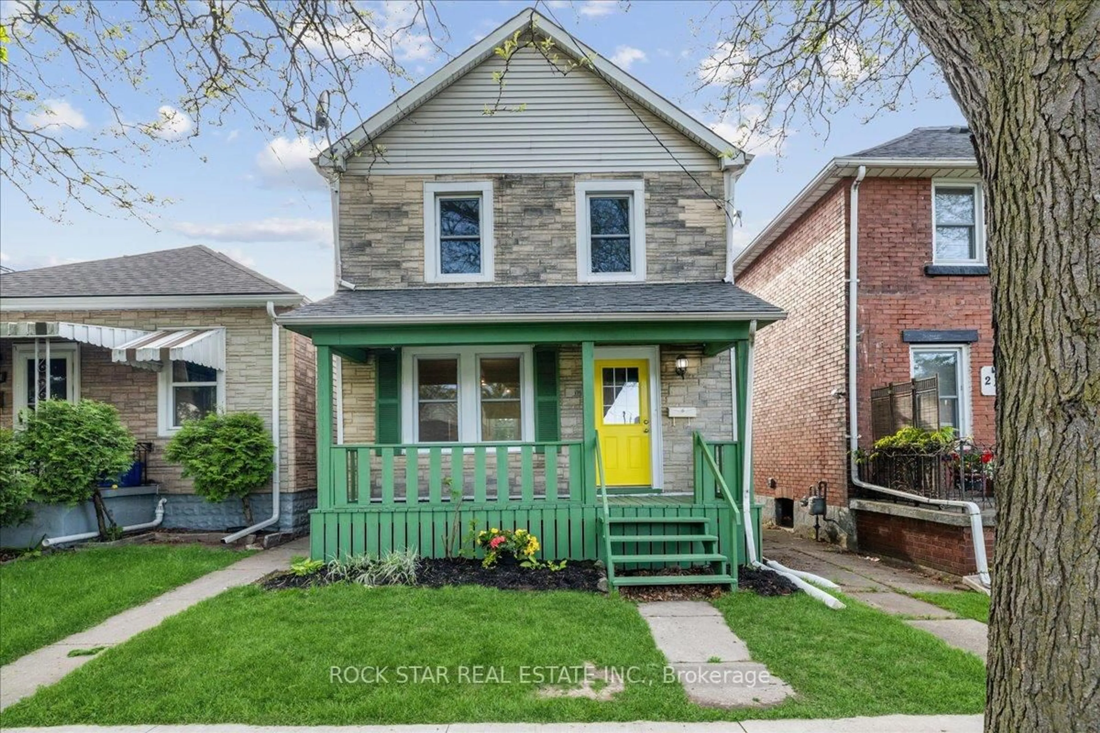 Home with brick exterior material, street for 223 Weir St, Hamilton Ontario L8H 5G2