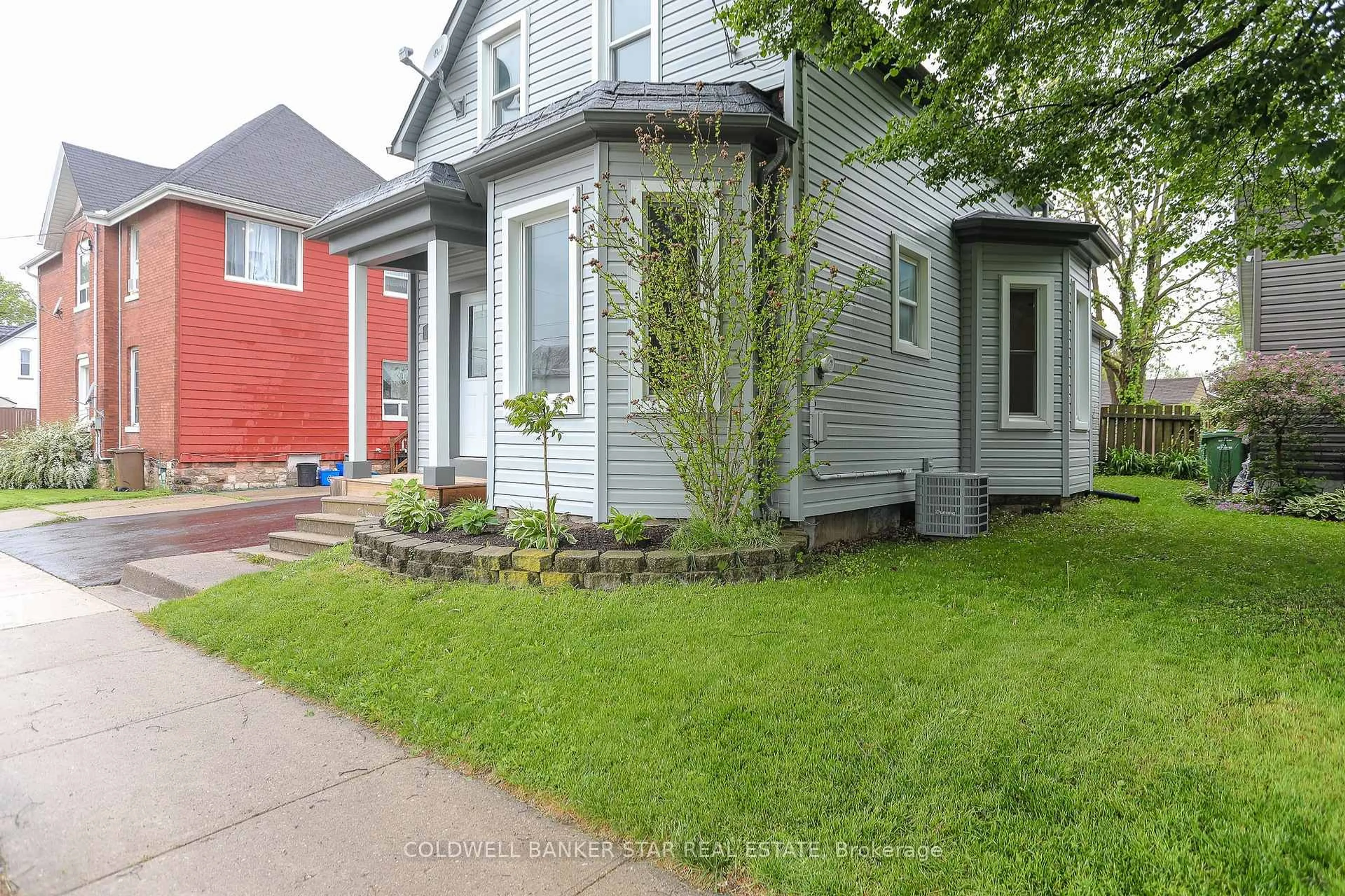 Unknown for 95 Scott St, St. Thomas Ontario N5P 1L2