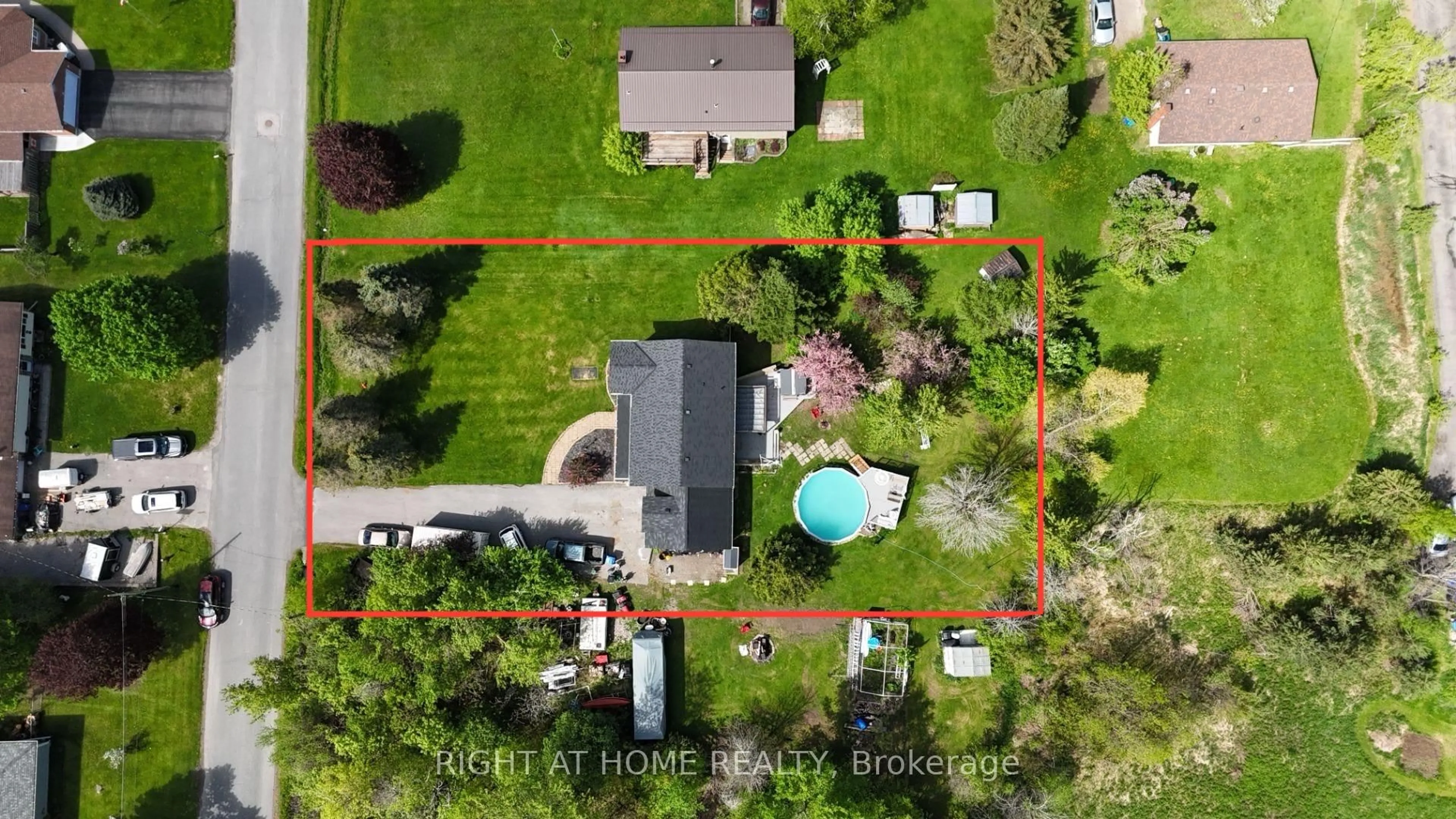 A pic from outside/outdoor area/front of a property/back of a property/a pic from drone, street for 57 Walnut St, Kawartha Lakes Ontario K0L 2W0