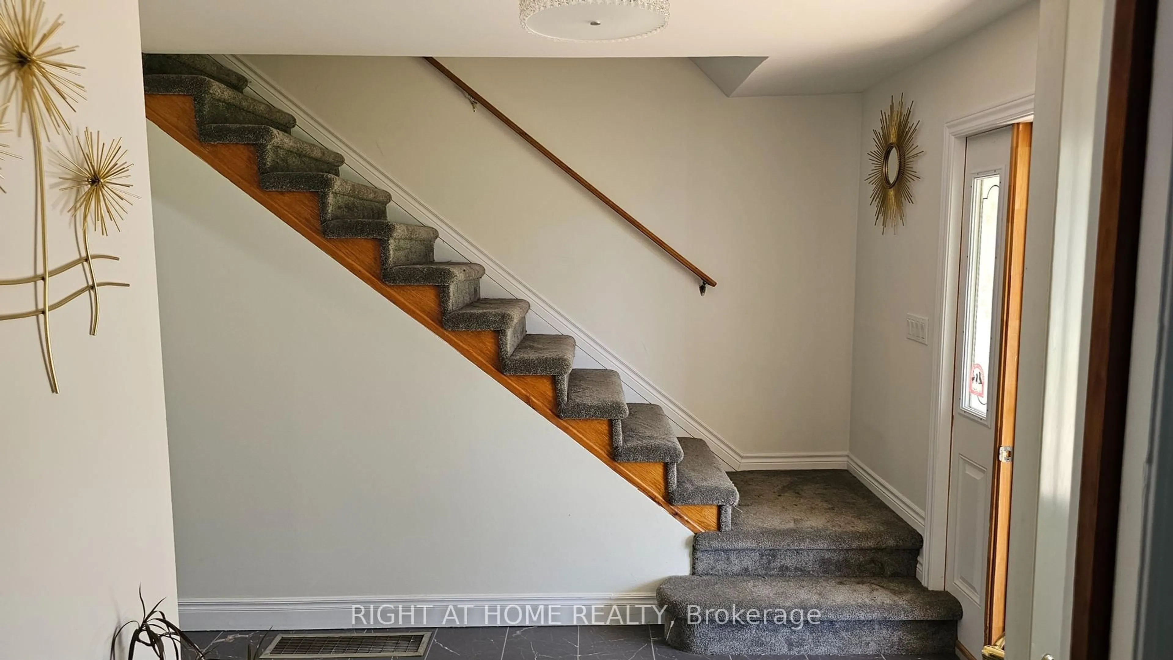 Stairs for 57 Walnut St, Kawartha Lakes Ontario K0L 2W0