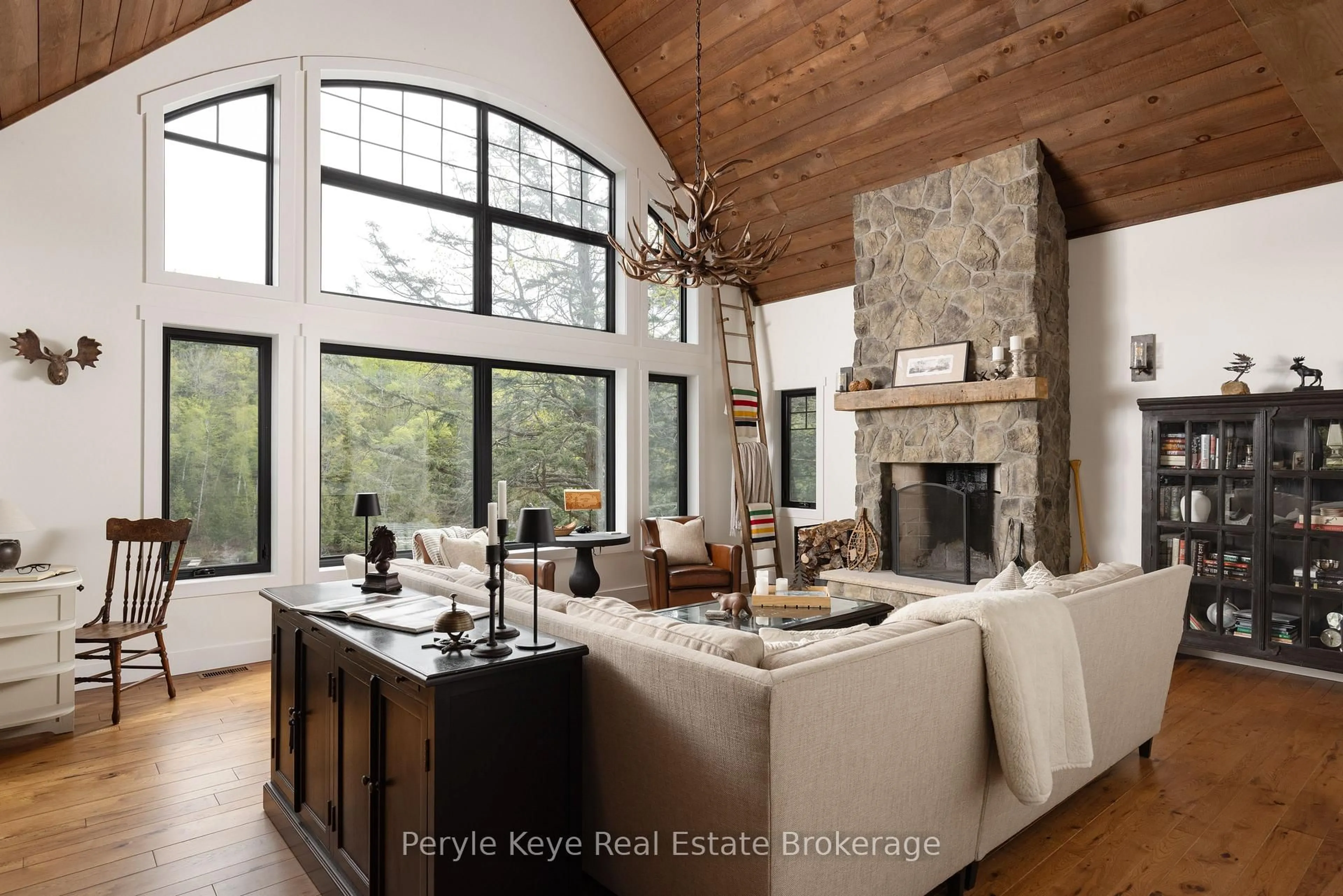Open concept kitchen, wood/laminate floor for 1051 Lakeview Rd, Muskoka Lakes Ontario P0B 1M0