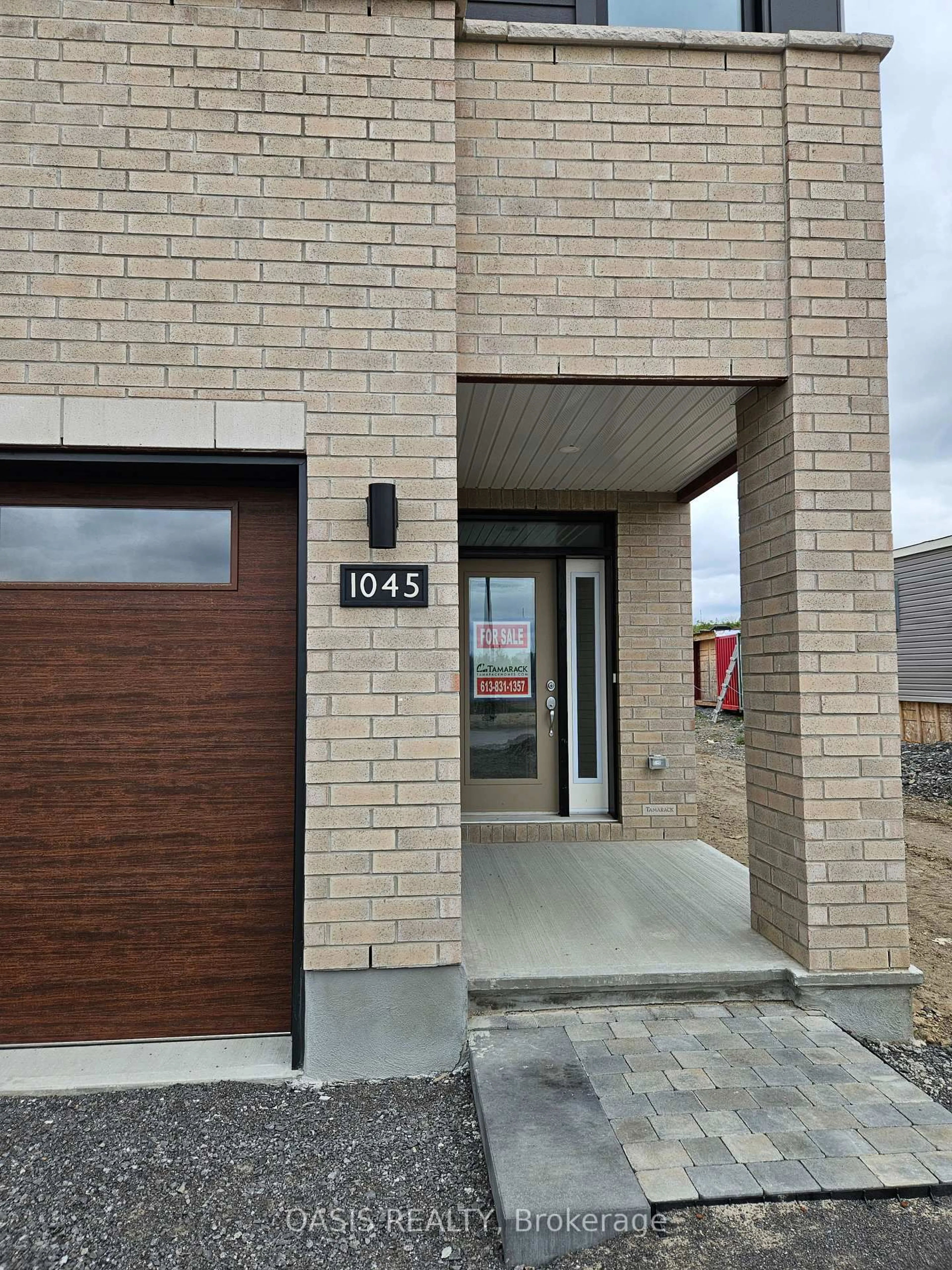 Unknown for 1045 Cope Dr, Stittsville Ontario K2S 3B5