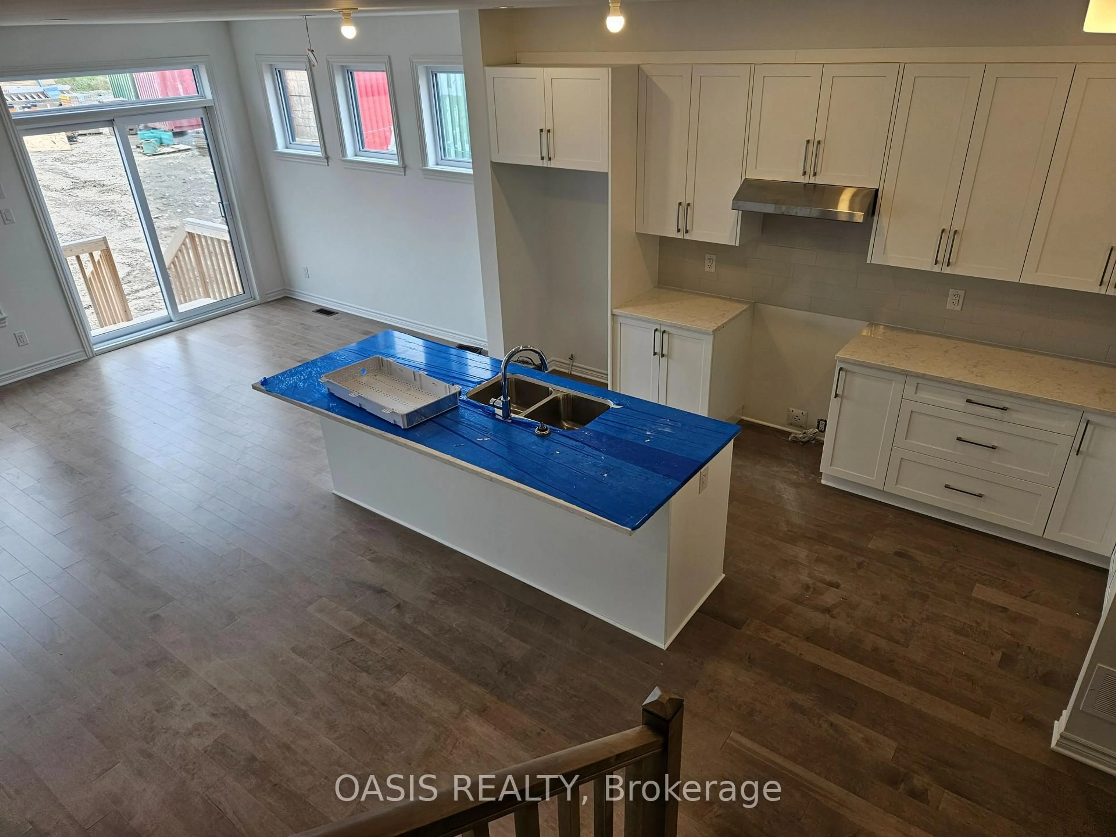 Open concept kitchen, ceramic/tile floor for 1045 Cope Dr, Stittsville Ontario K2S 3B5