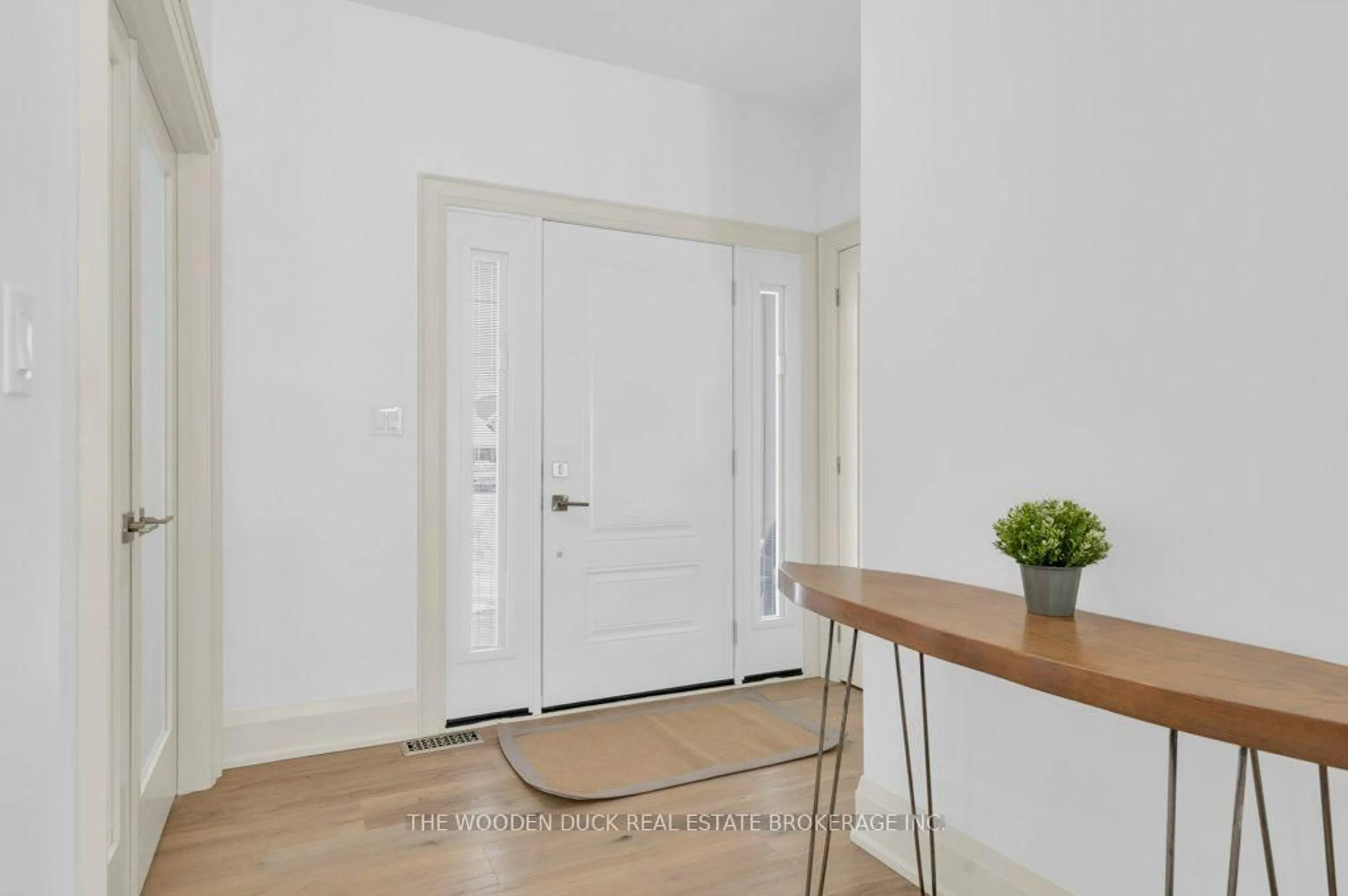 Indoor entryway for 3 Mclean Ave, Havelock-Belmont-Methuen Ontario K0L 1Z0