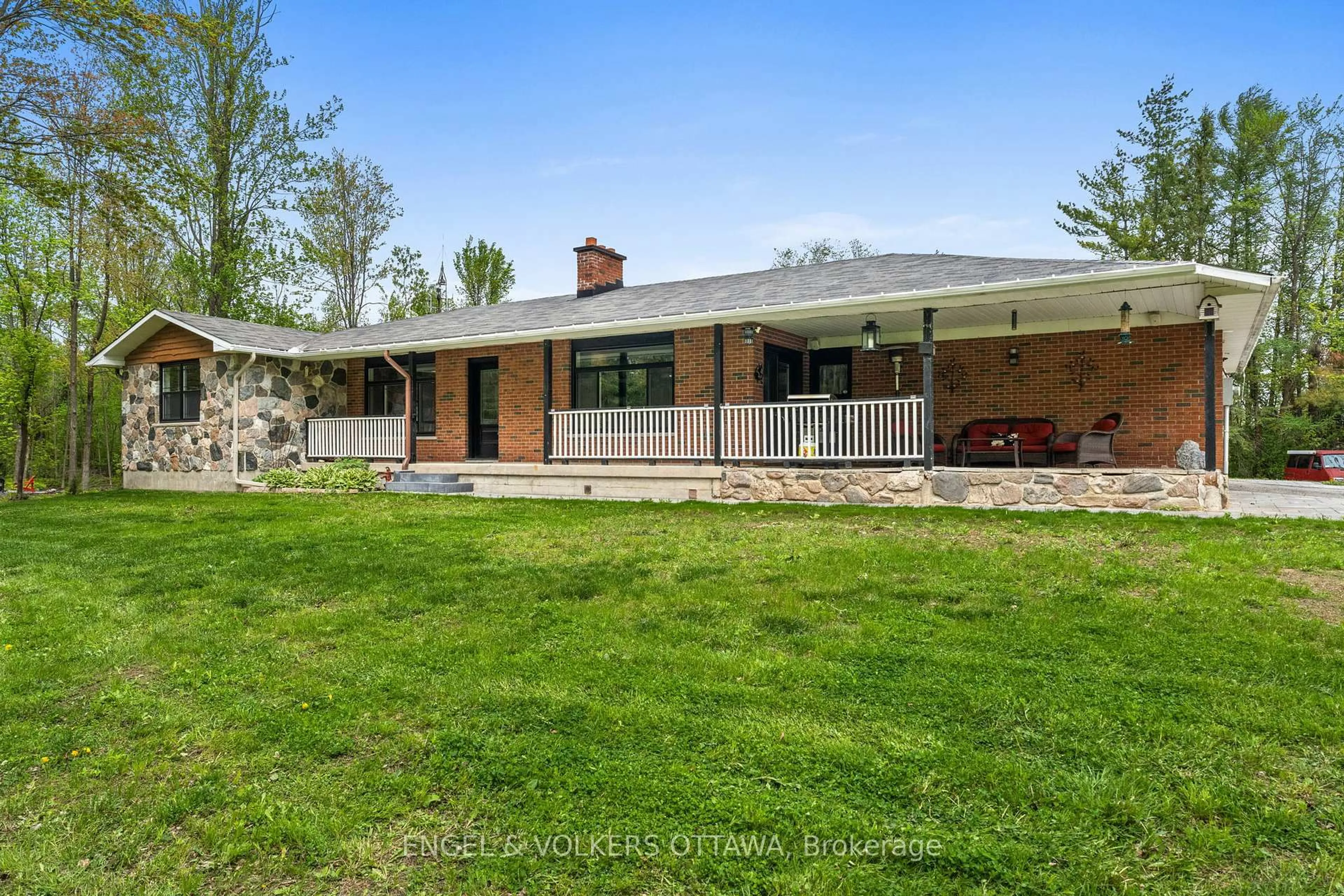 A pic from outside/outdoor area/front of a property/back of a property/a pic from drone, unknown for 2323 Reevecraig Rd, Kemptville Ontario K0G 1J0