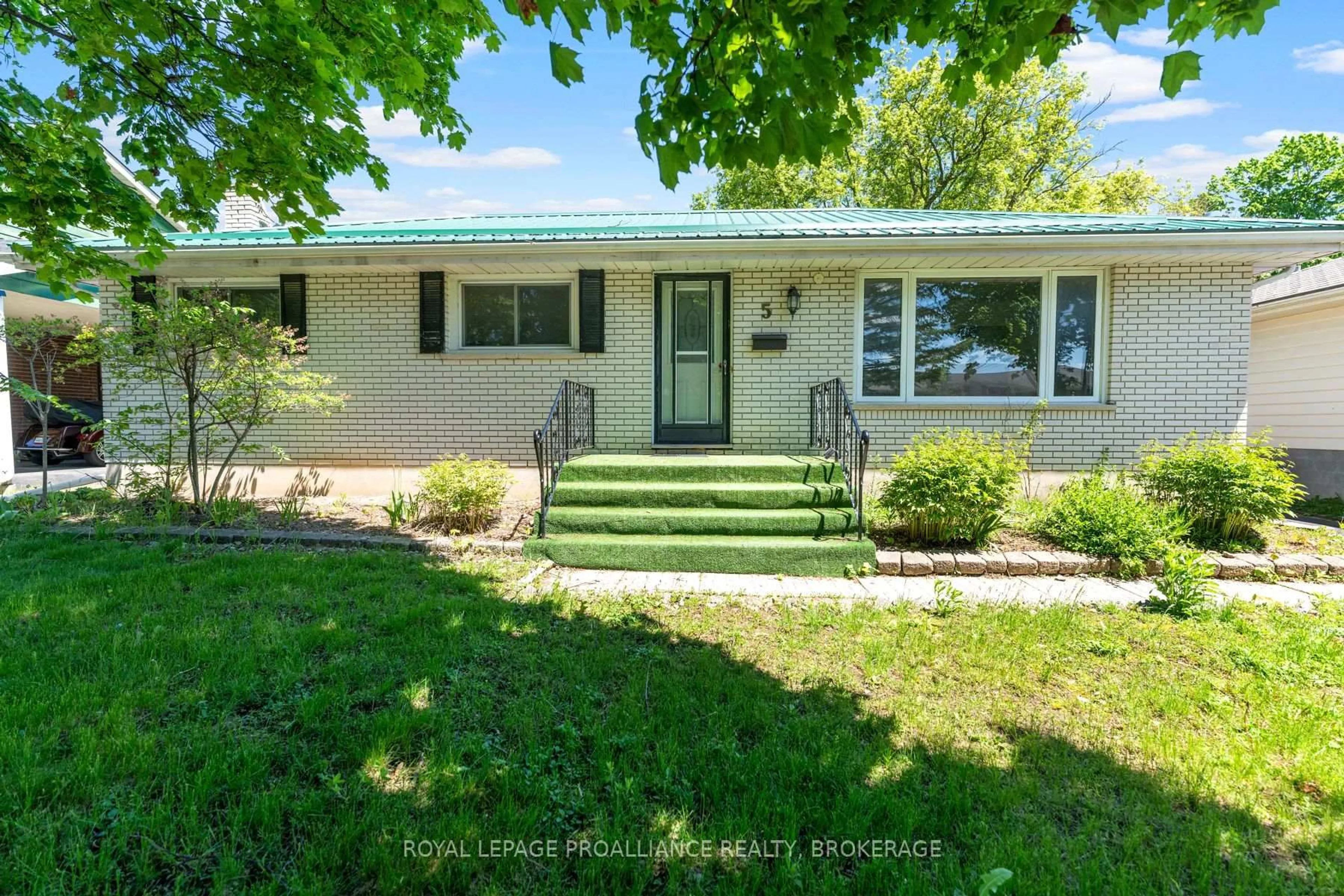 Home with vinyl exterior material, street for 5 Armour Cres, Quinte West Ontario K8V 2V9