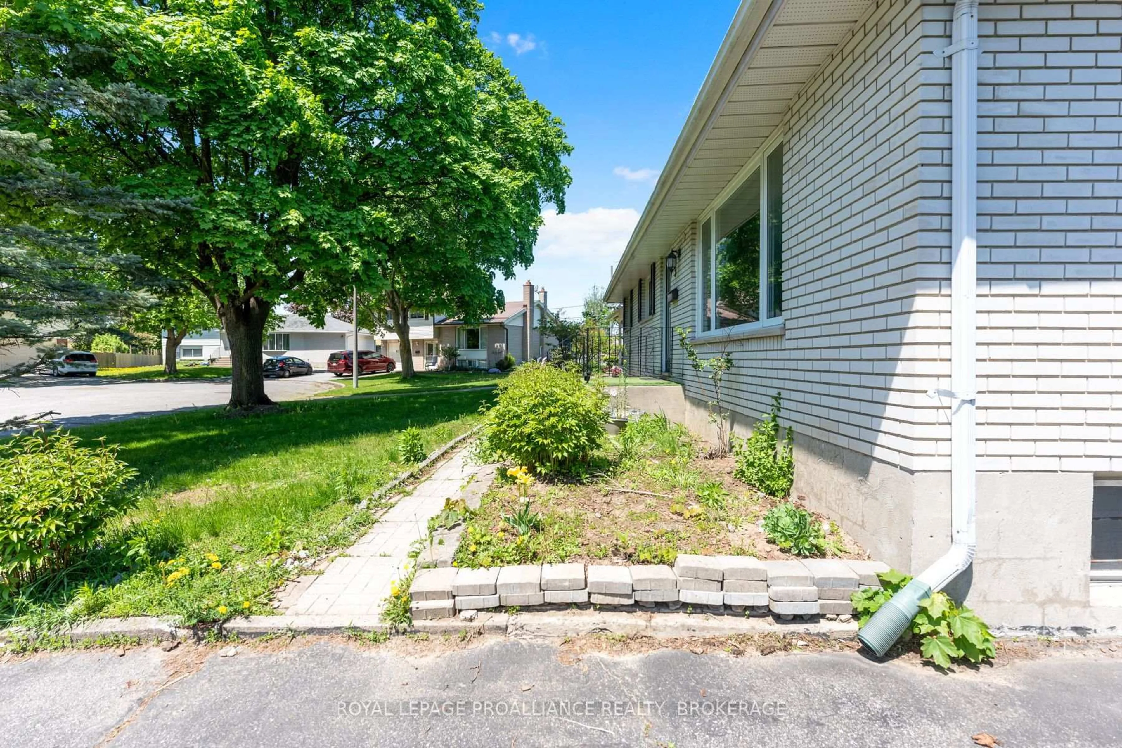 Patio, street for 5 Armour Cres, Quinte West Ontario K8V 2V9