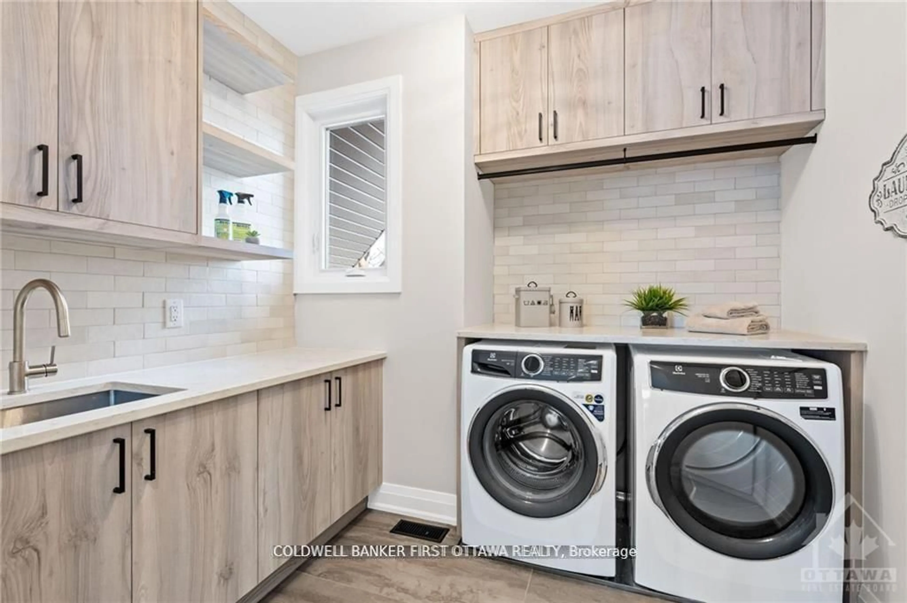 Laundry room for 317 Westhill Ave, Ottawa Ontario K1Z 7H7