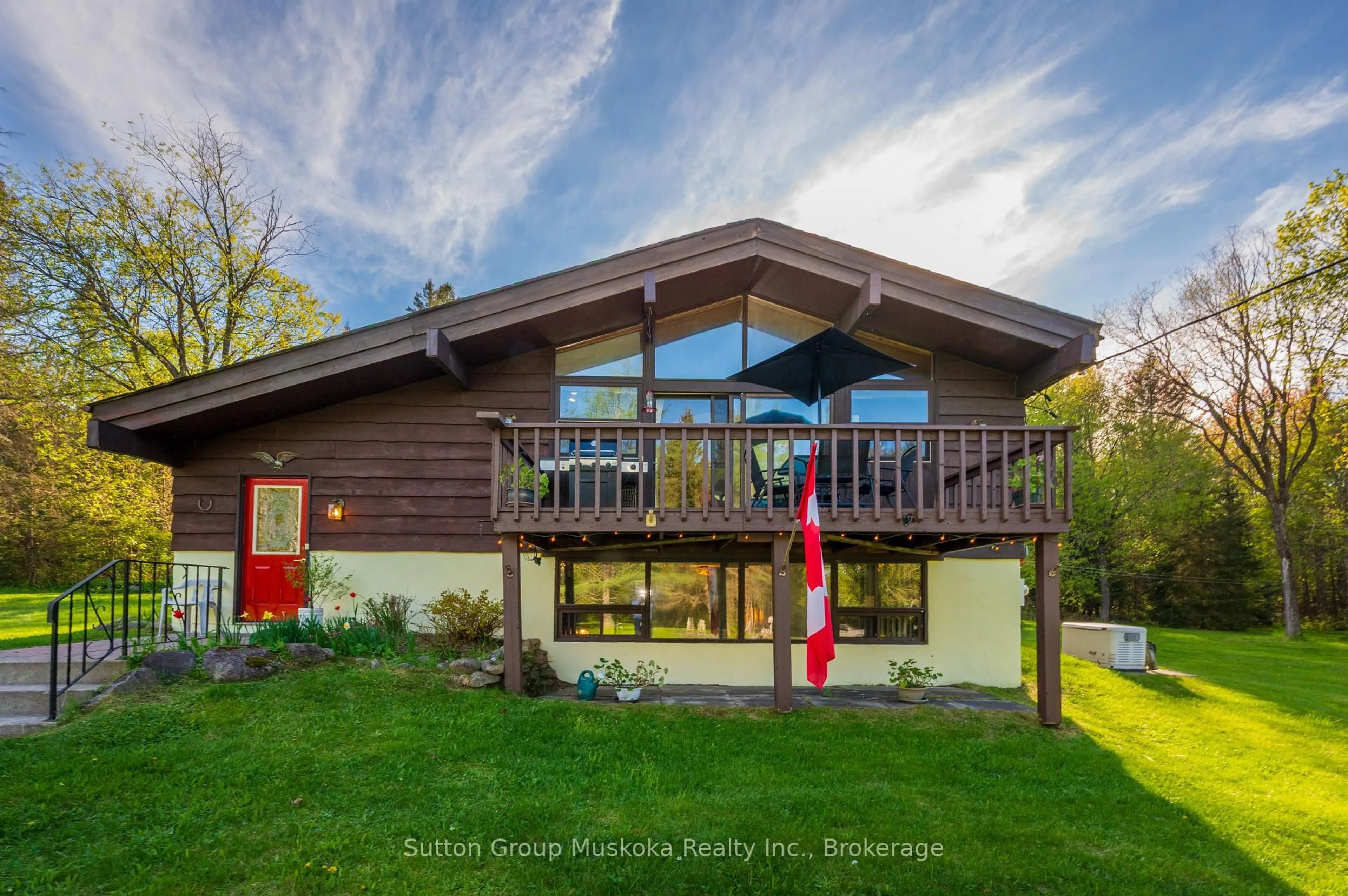 Home with vinyl exterior material, unknown for 1405 Pevensey Rd, Armour Ontario P1H 1Z0
