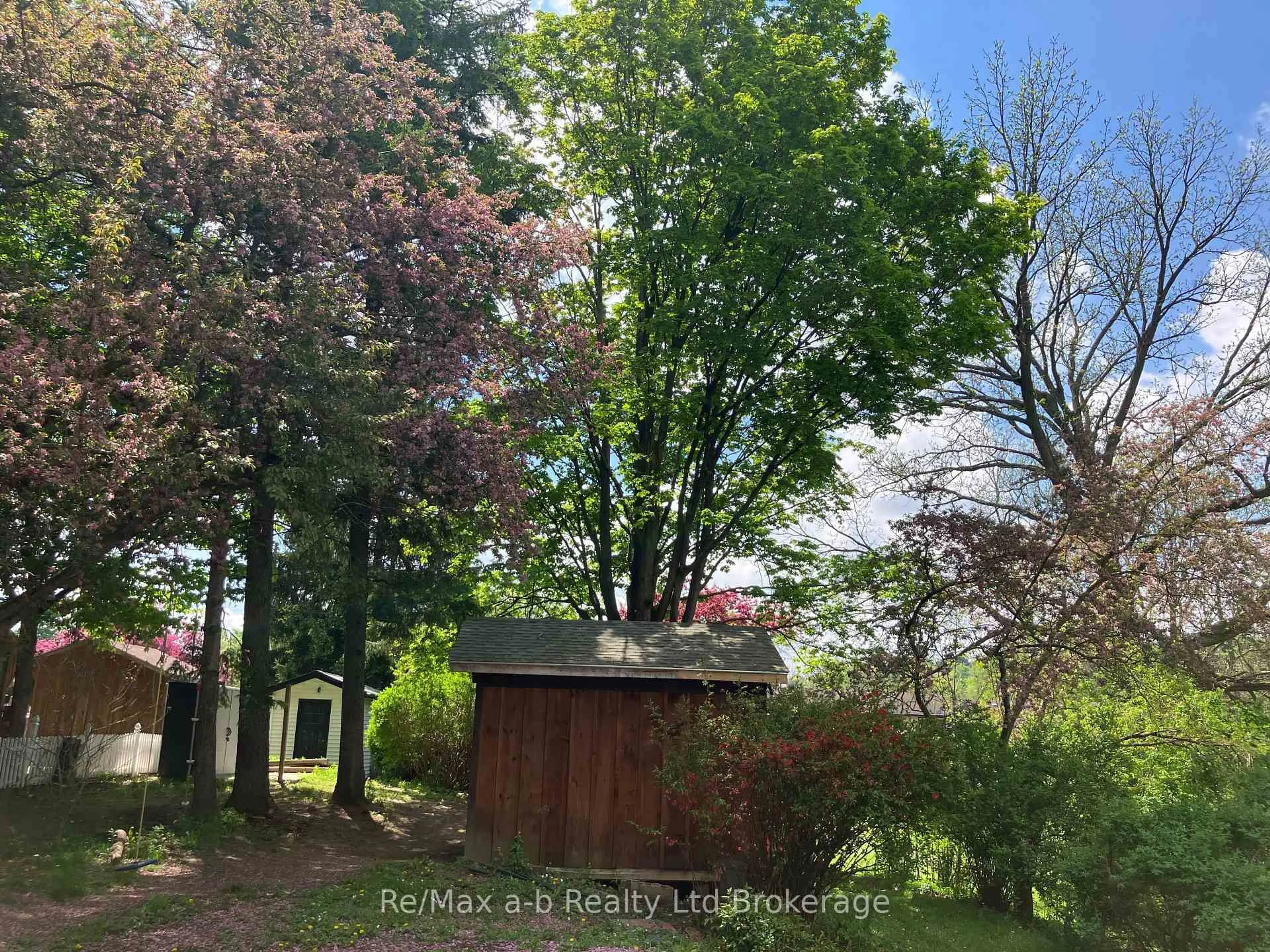 Shed for 330 Spencer St, Woodstock Ontario N4S 2H3