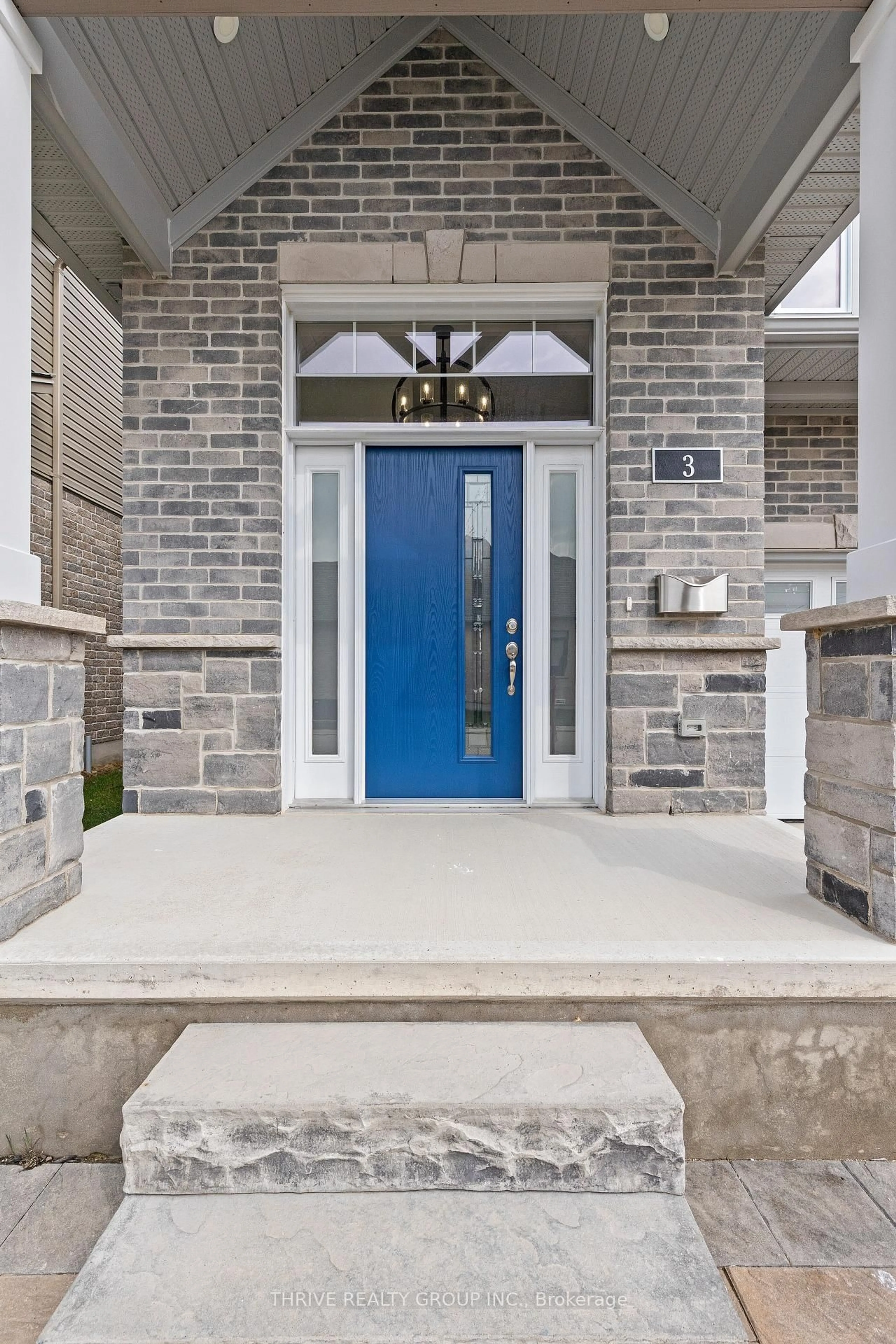 Indoor entryway for 1061 Eagletrace Dr #3, London North Ontario N6G 0T3