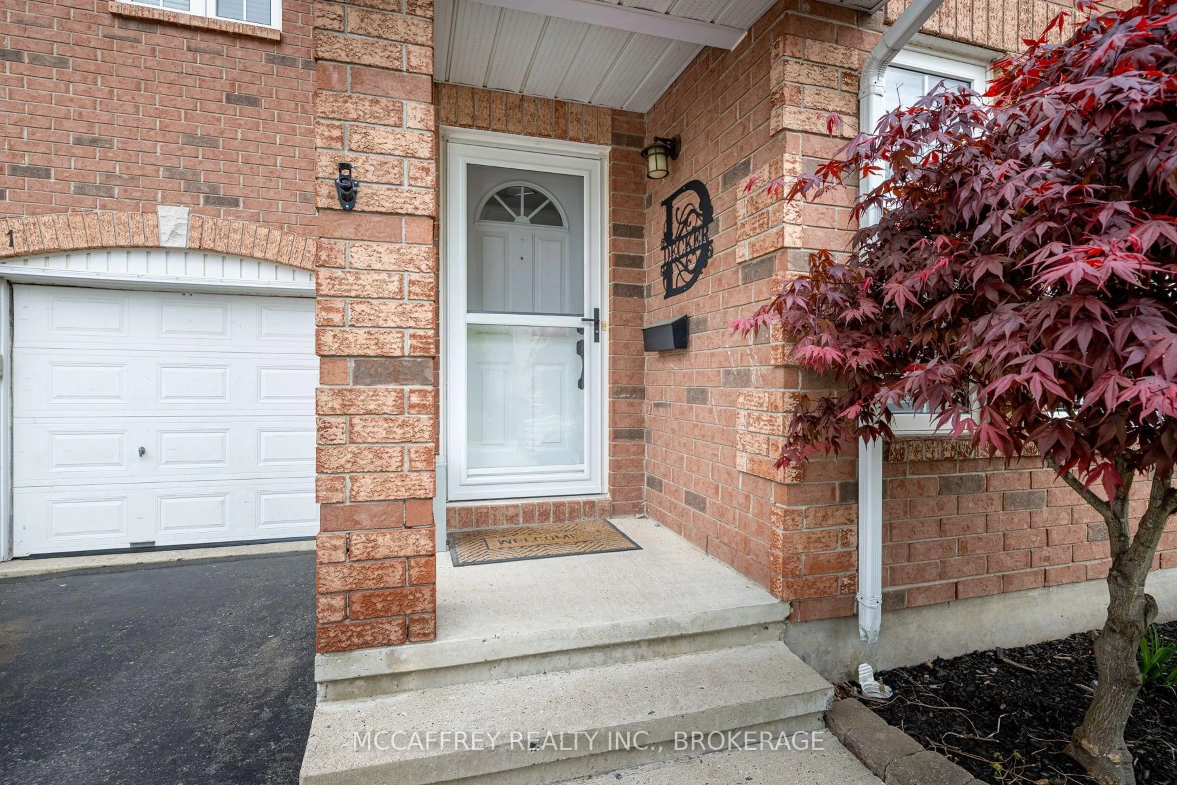 Indoor entryway for 81 SCHOONER Dr, Kingston Ontario K7K 7K1