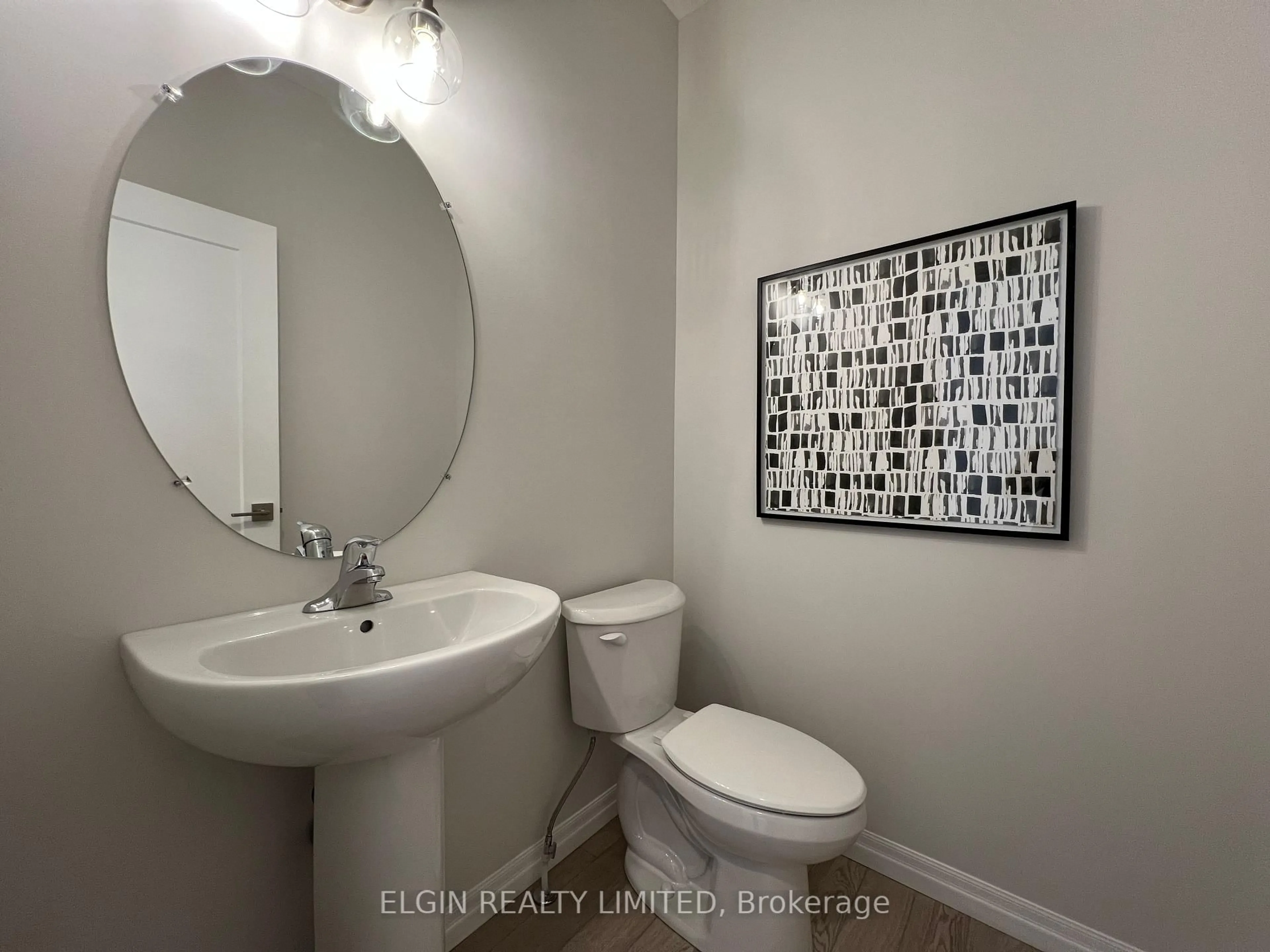 Standard bathroom, unknown for 61 Willow Dr, Aylmer Ontario N5H 0B9