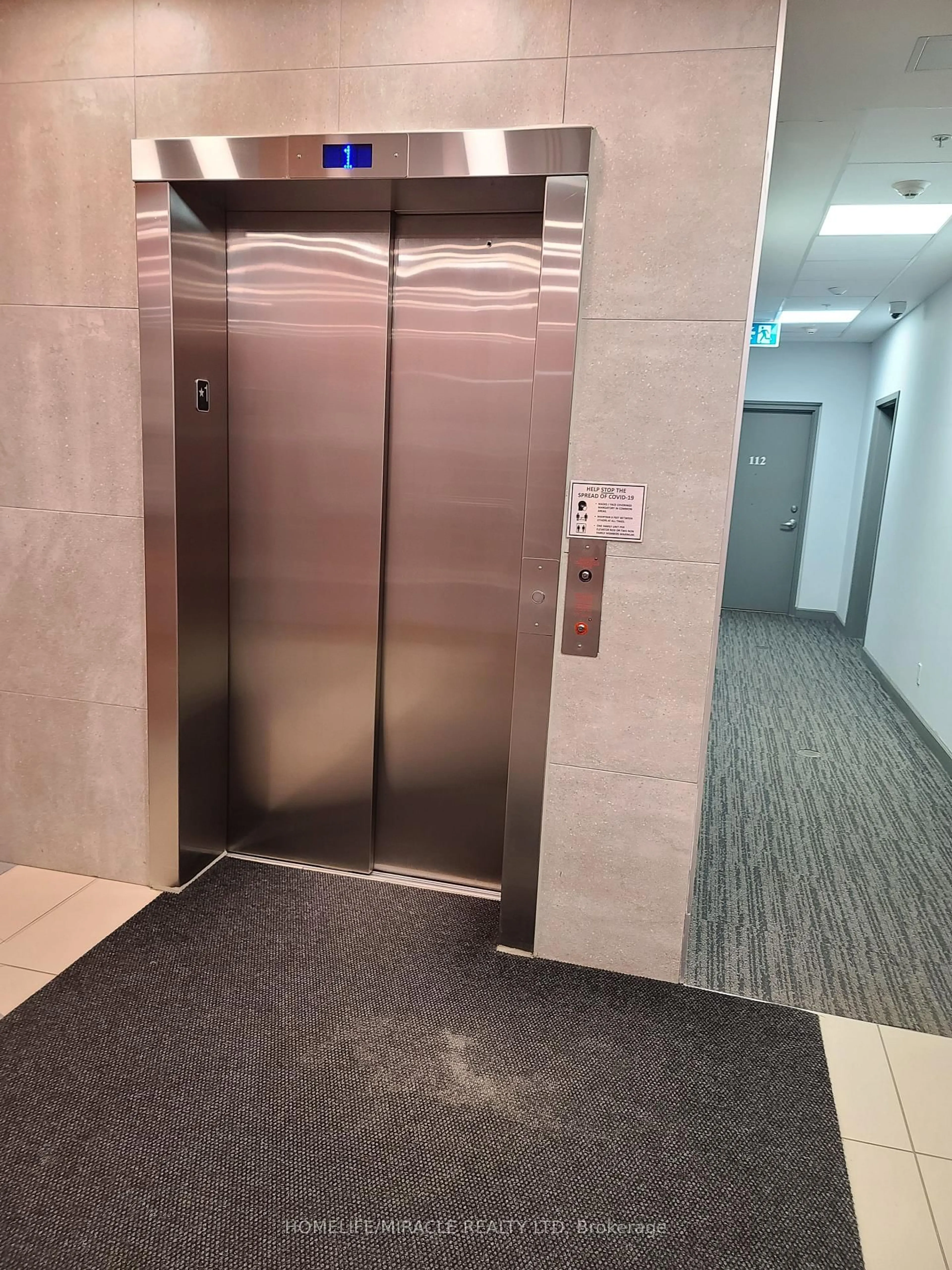 Indoor foyer for 77 Leland St #406, Hamilton Ontario L8S 3A1
