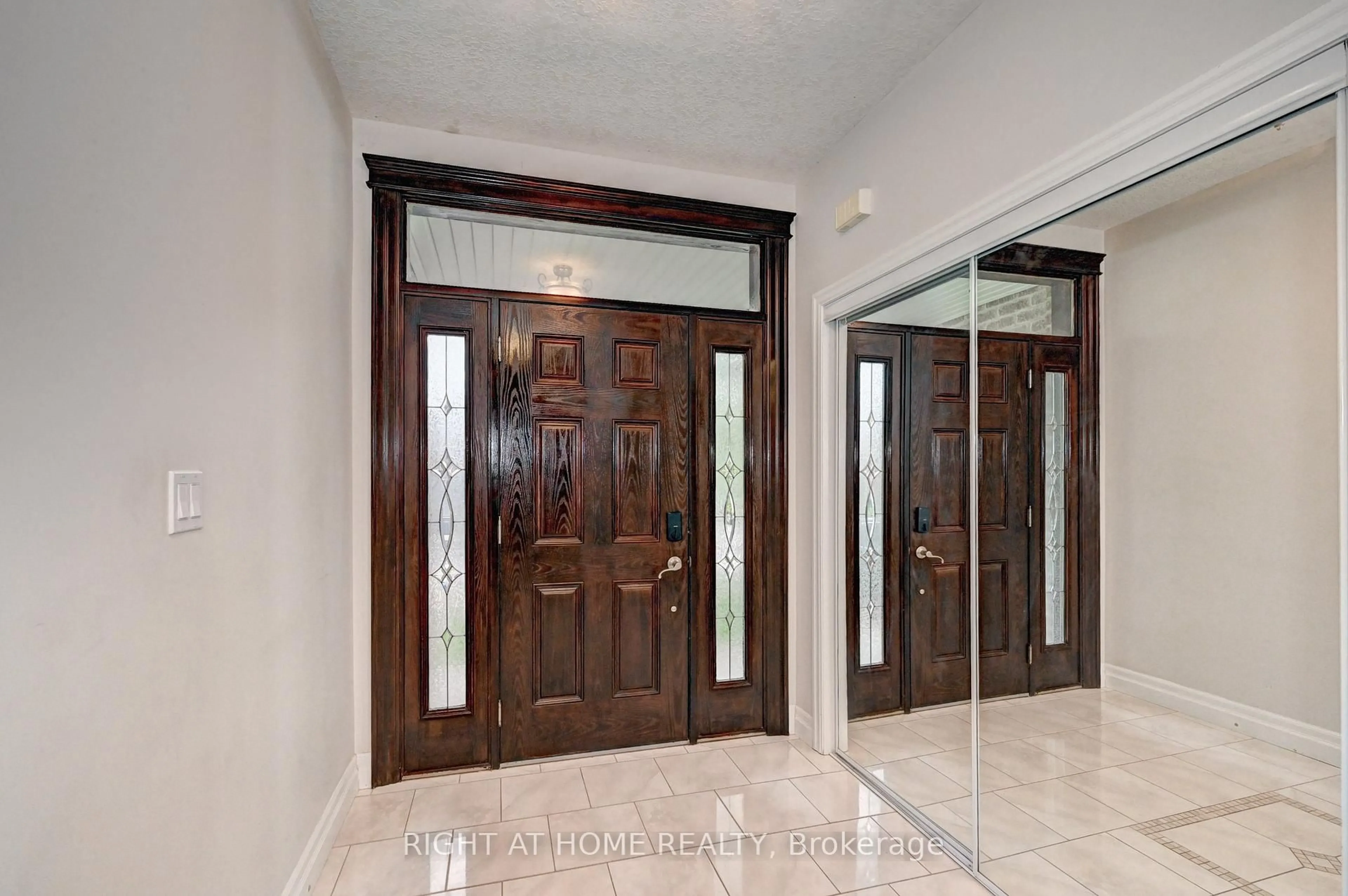 Indoor entryway for 653 Rhine Fall Dr, Waterloo Ontario N2V 2S8